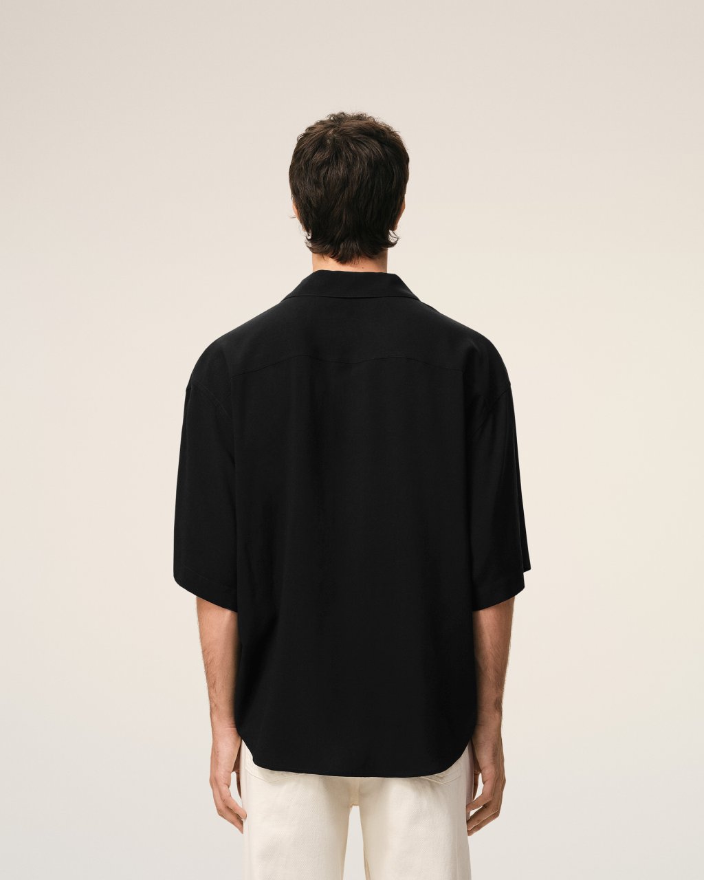 SHORT SLEEVE BOXY SHIRT WITH CAMP COLLAR AND EMBROIDERED AMI PARIS IN BLACK