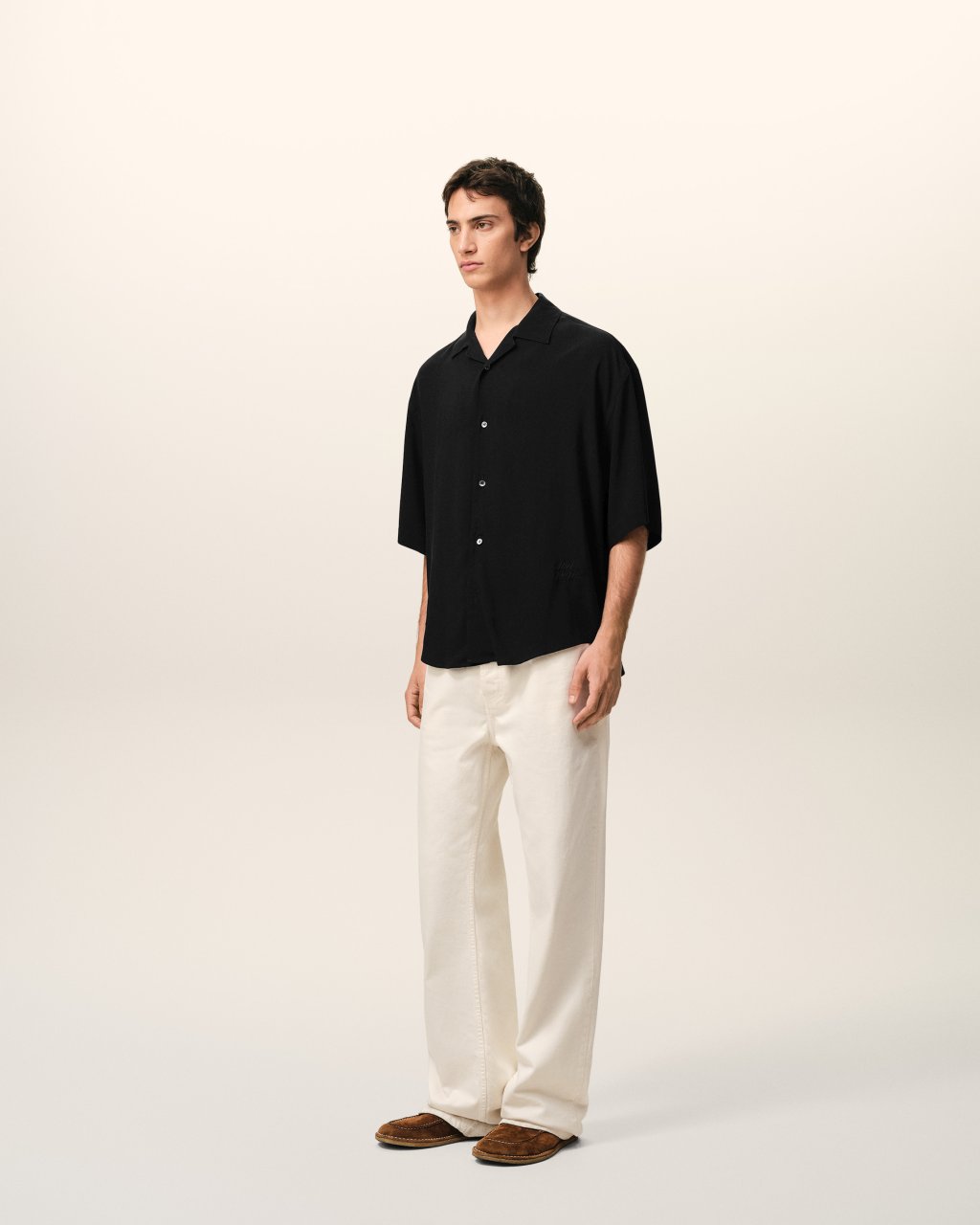 SHORT SLEEVE BOXY SHIRT WITH CAMP COLLAR AND EMBROIDERED AMI PARIS IN BLACK