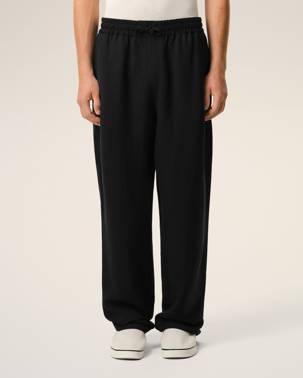 ELASTICATED WAIST TROUSERS IN BLACK