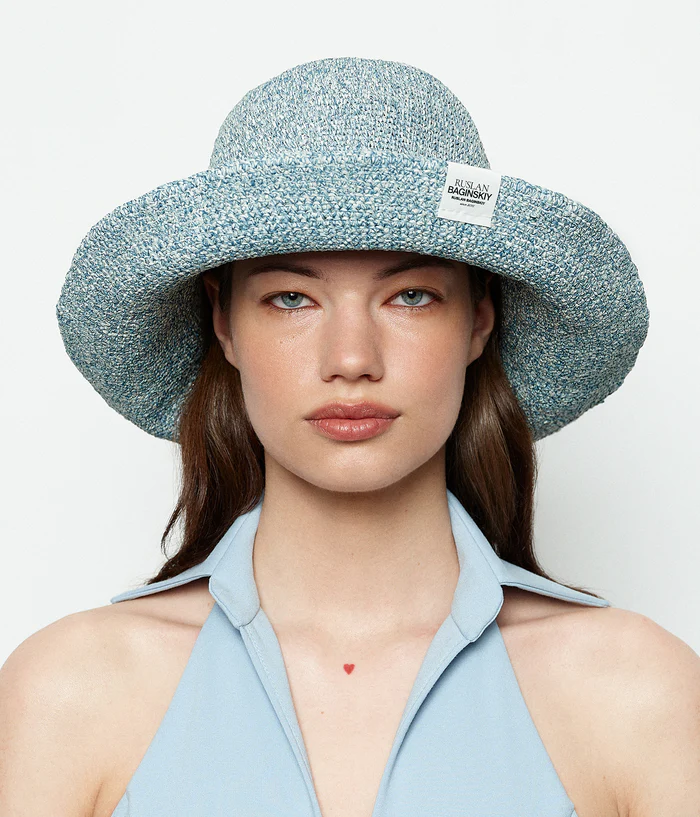 RUSLAN BAGINSKIY LOGO-PATCH FOLDABLE BUCKET HAT IN LIGHT BLUE