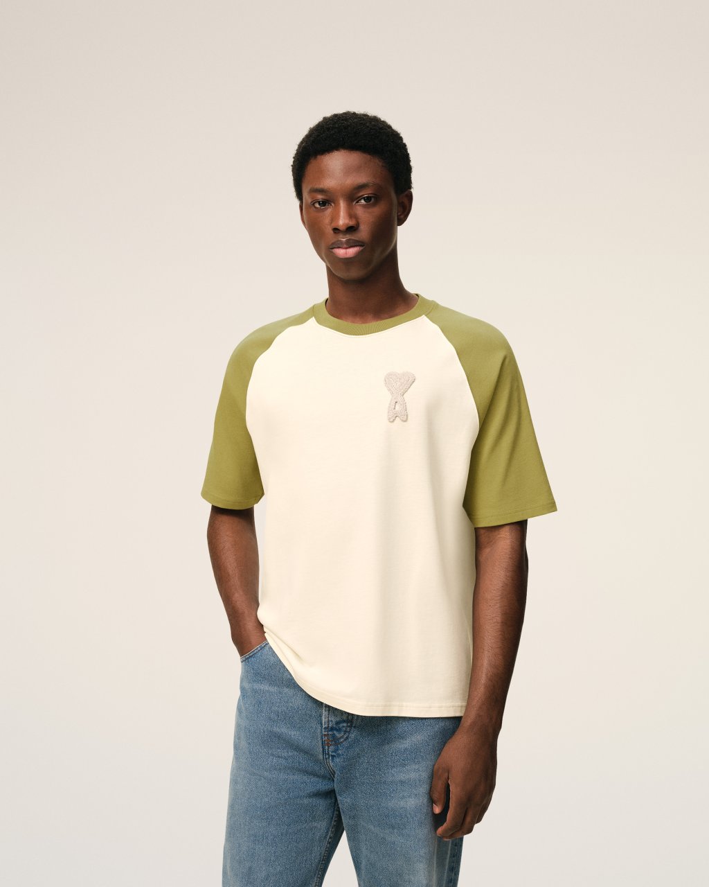 SHORT SLEEVES BOXY FIT TEESHIRT WITH AMI DE COEUR KNITTED PATCH IN BLANC CREME/MATCHA