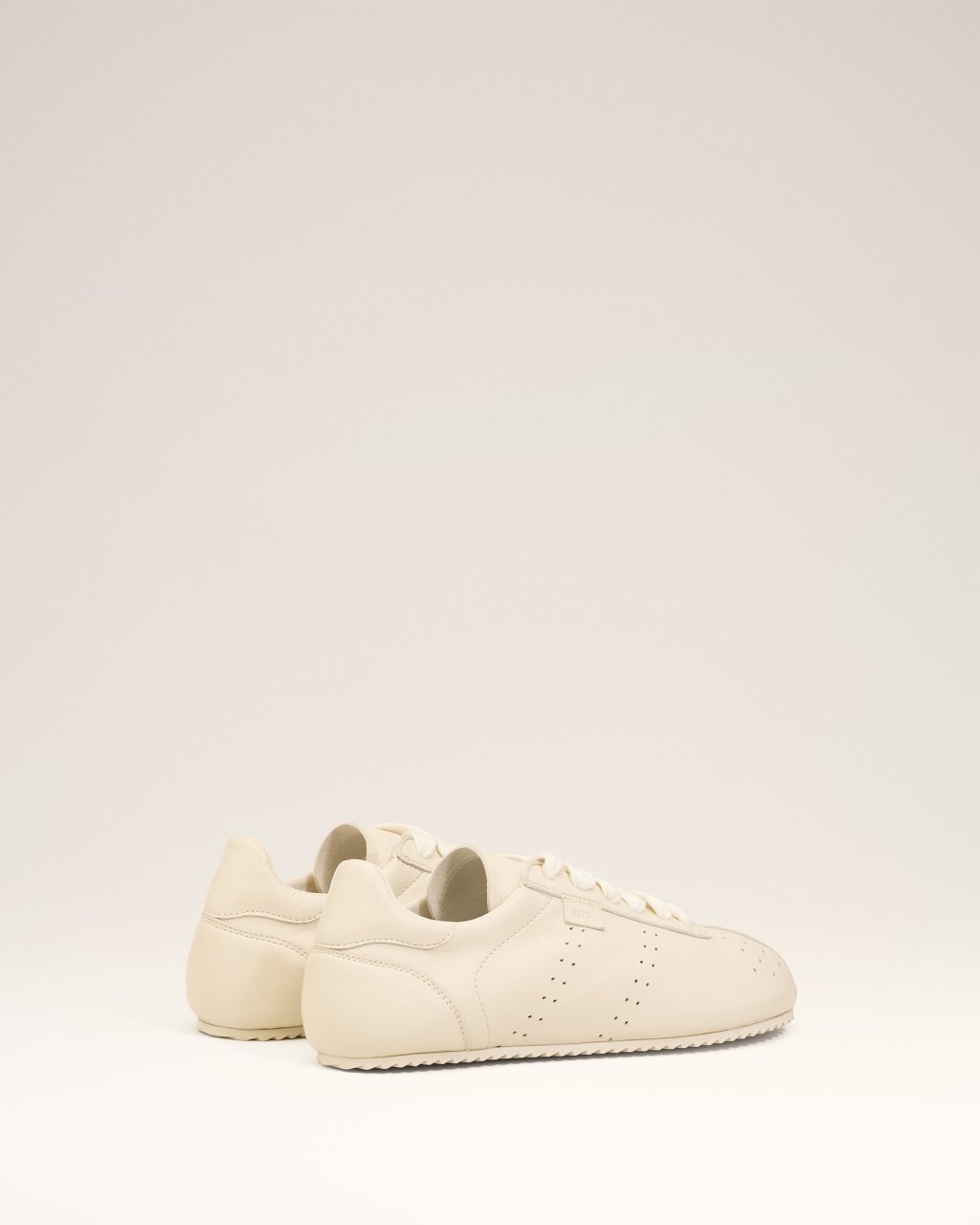 LOW TOP SOFT SNEAKERS IN IVORY