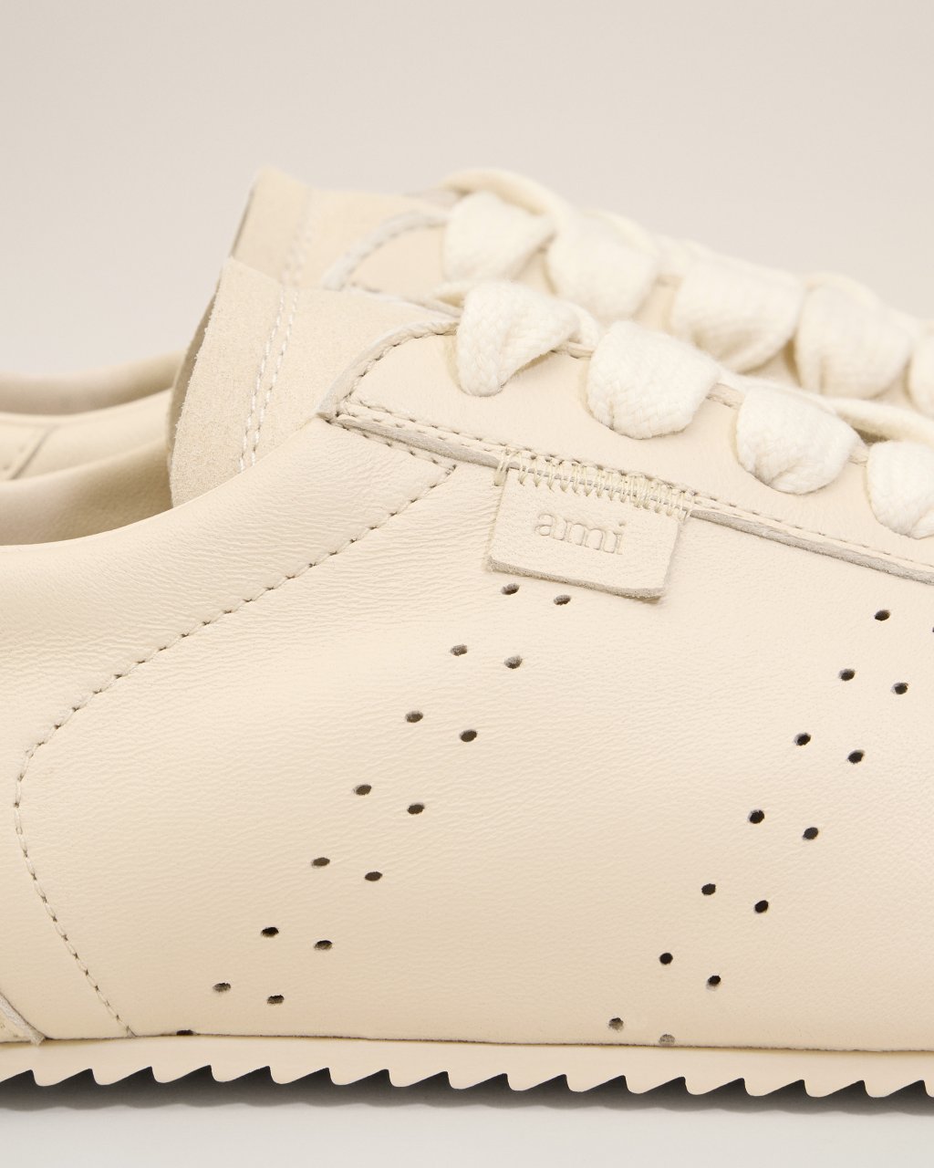 LOW TOP SOFT SNEAKERS IN IVORY
