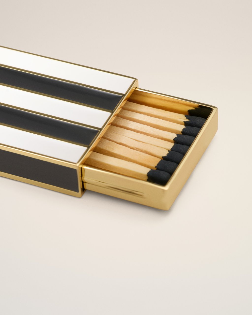 AMI DE COEUR STRIPES SMALL BOX IN OR/NOIR/BLANC CREME