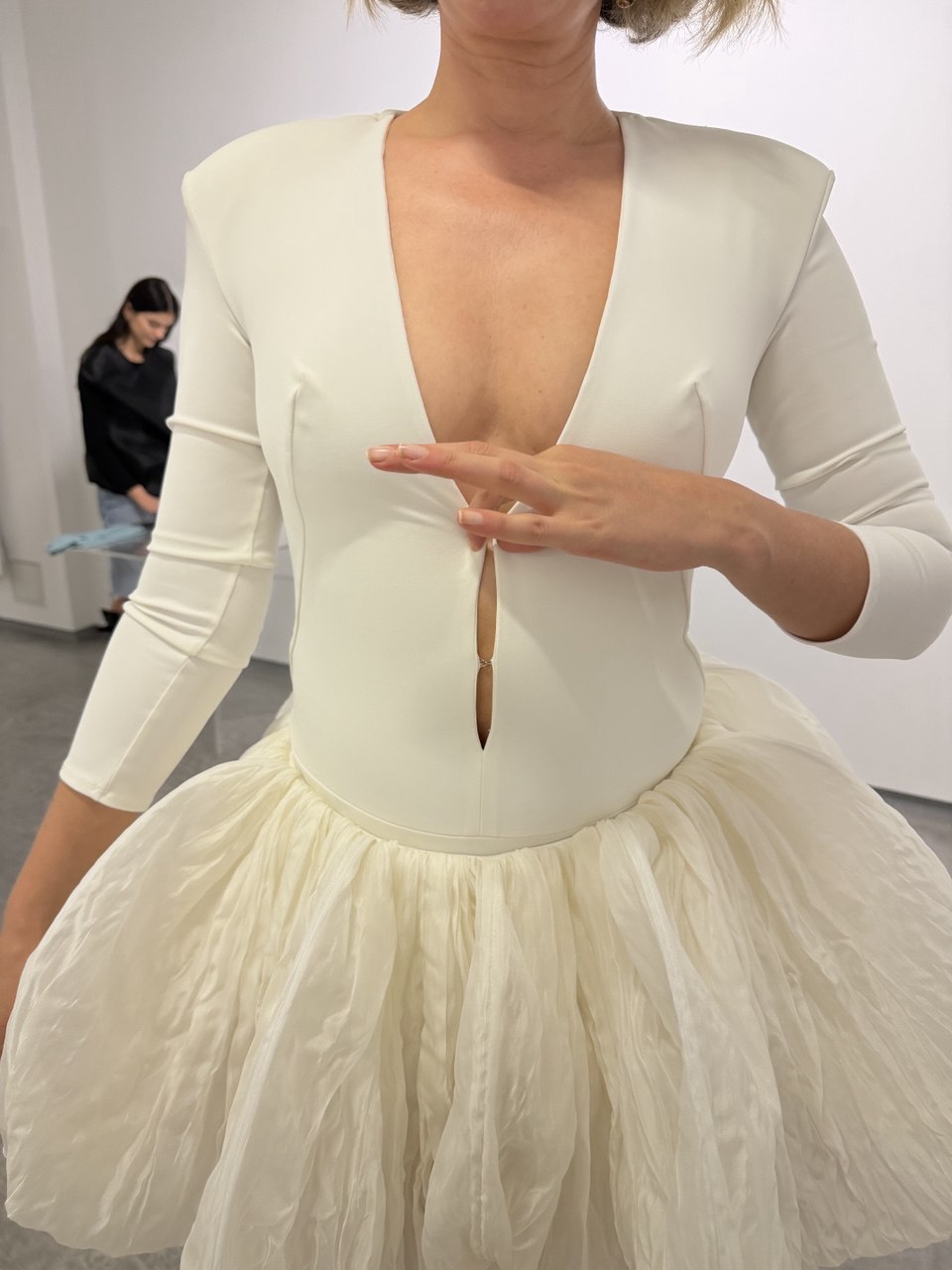 LOW-CUT BODYSUIT LILY WHITE