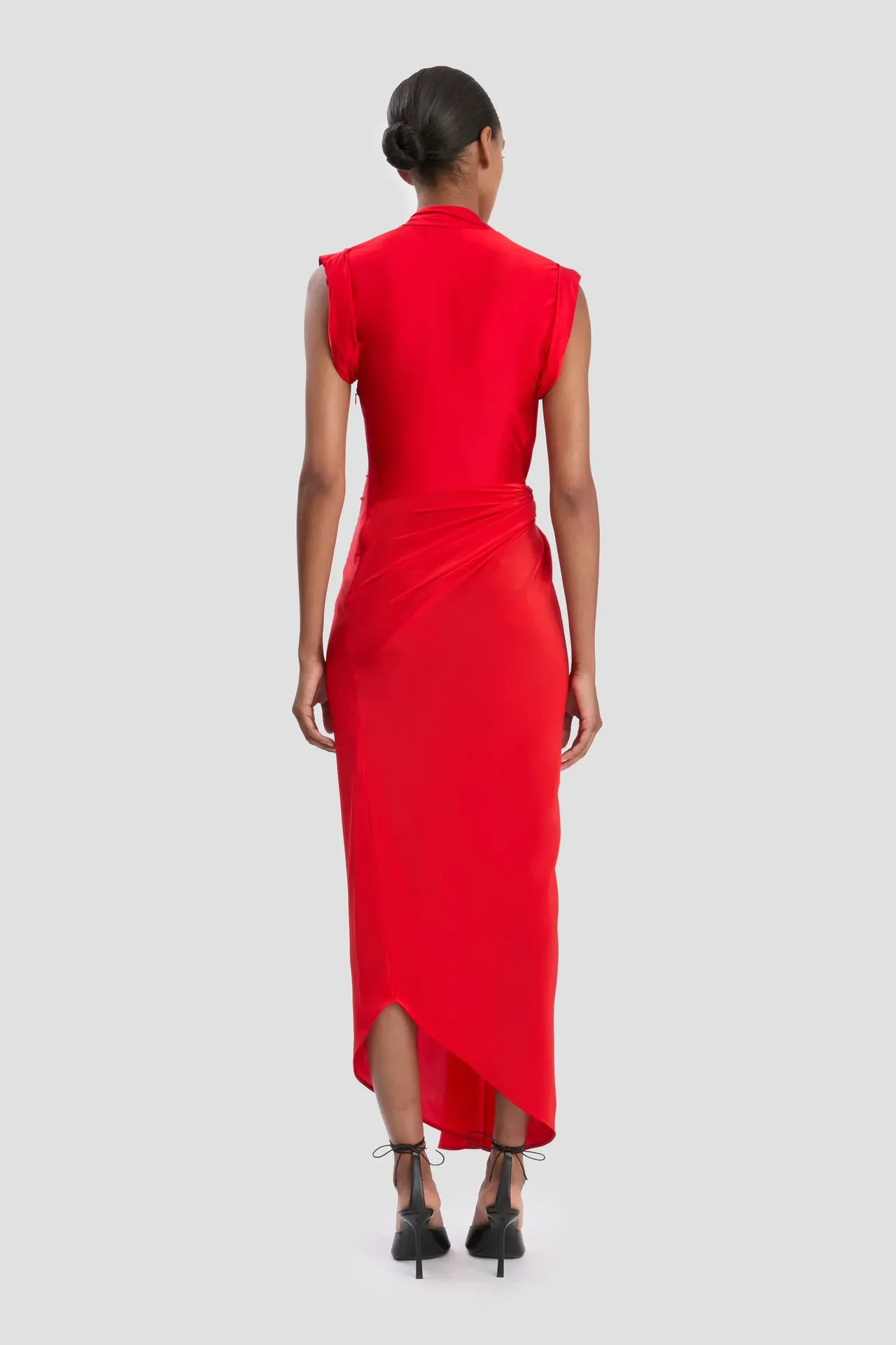 ASYMMETRIC TWIST DETAIL DRESS IN CARDINAL RED