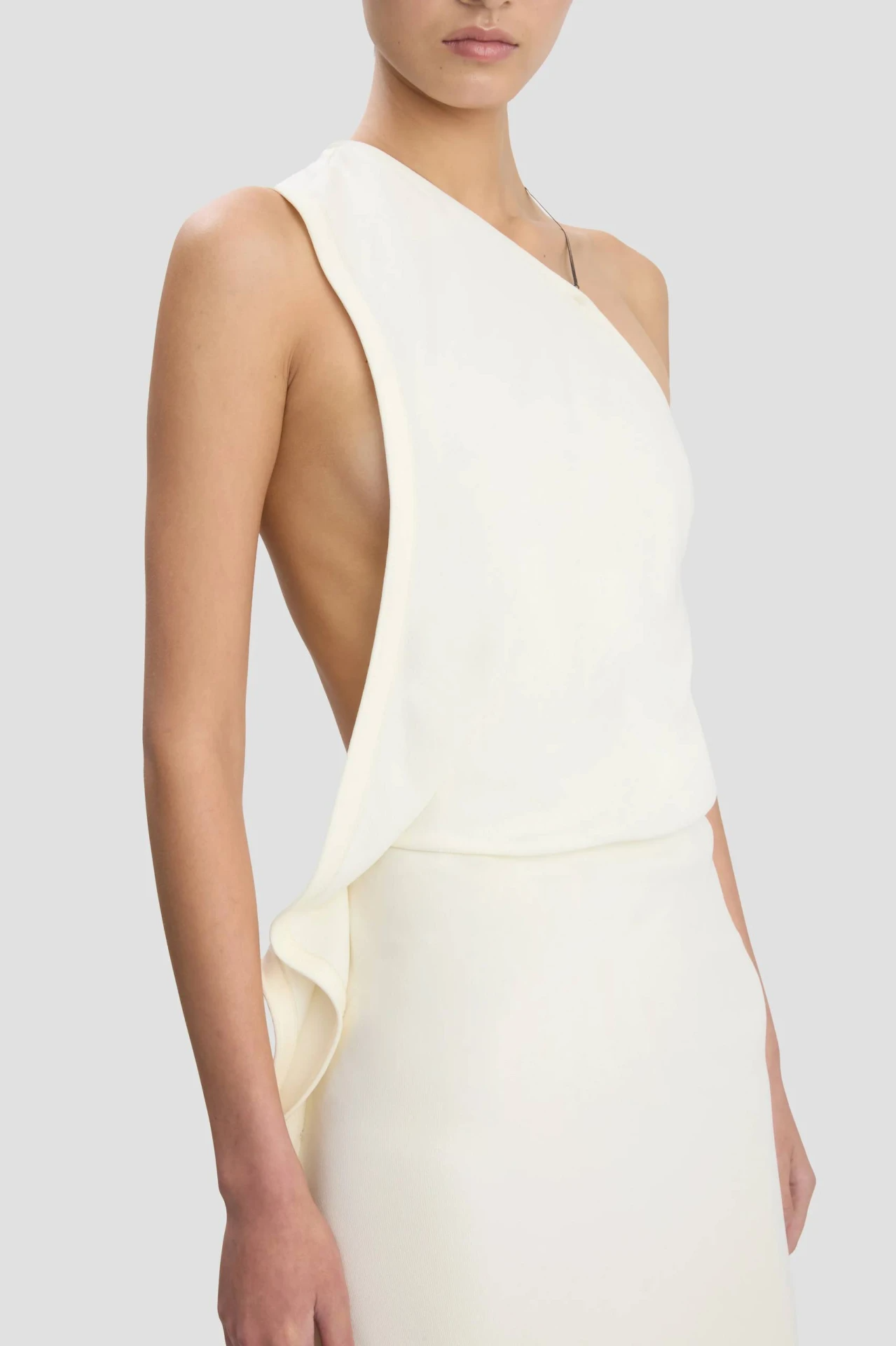 ONE-SHOULDER CHAIN DETAIL DRESS