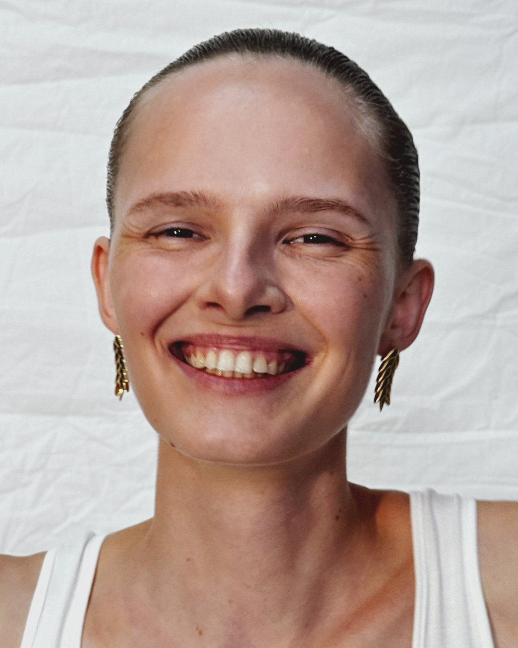 SPIKELET SHORT EARRINGS IN GOLD