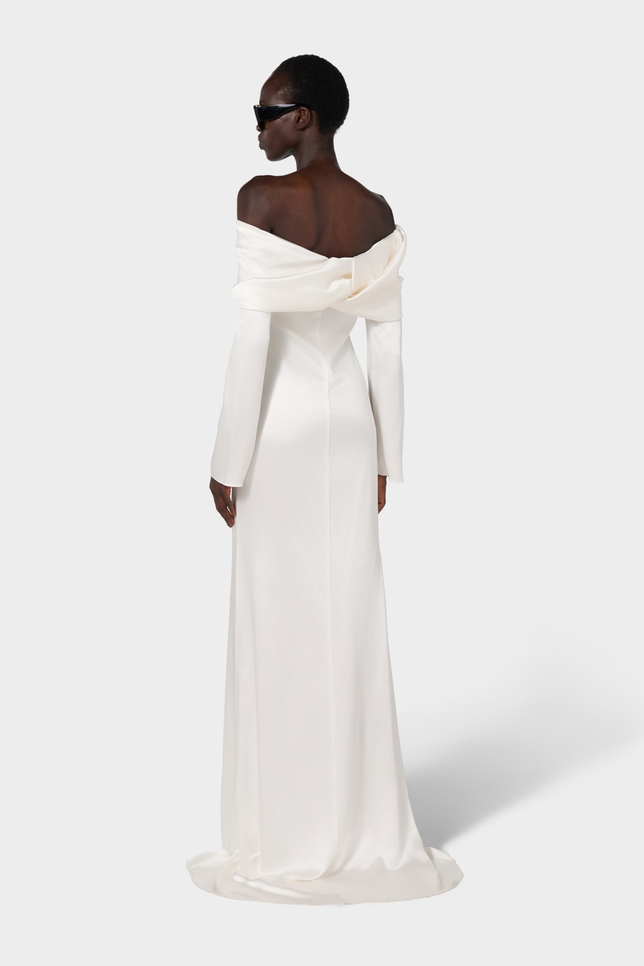 ABITO LUNGO/LONG DRESS IN OFF WHITE