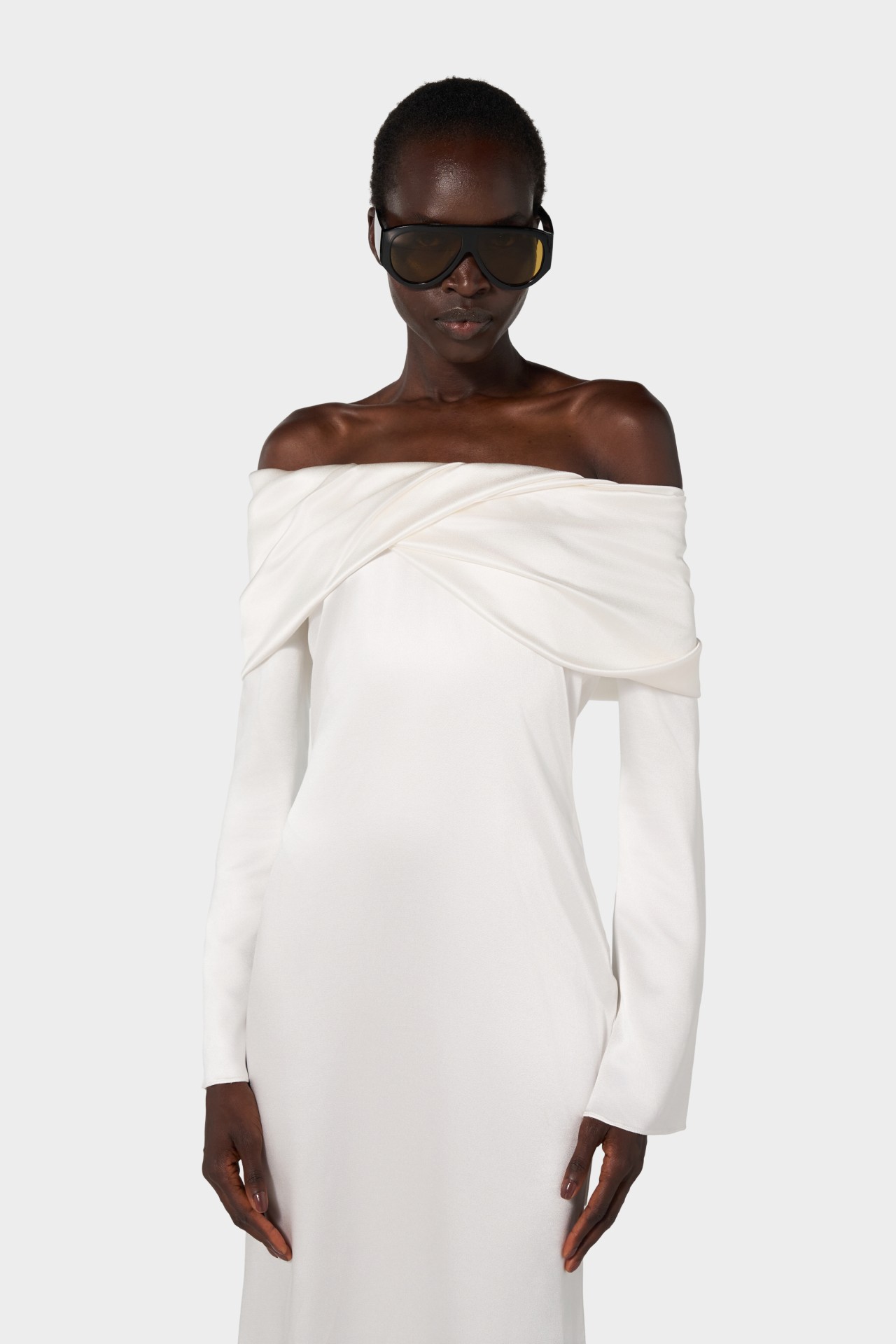 ABITO LUNGO/LONG DRESS IN OFF WHITE