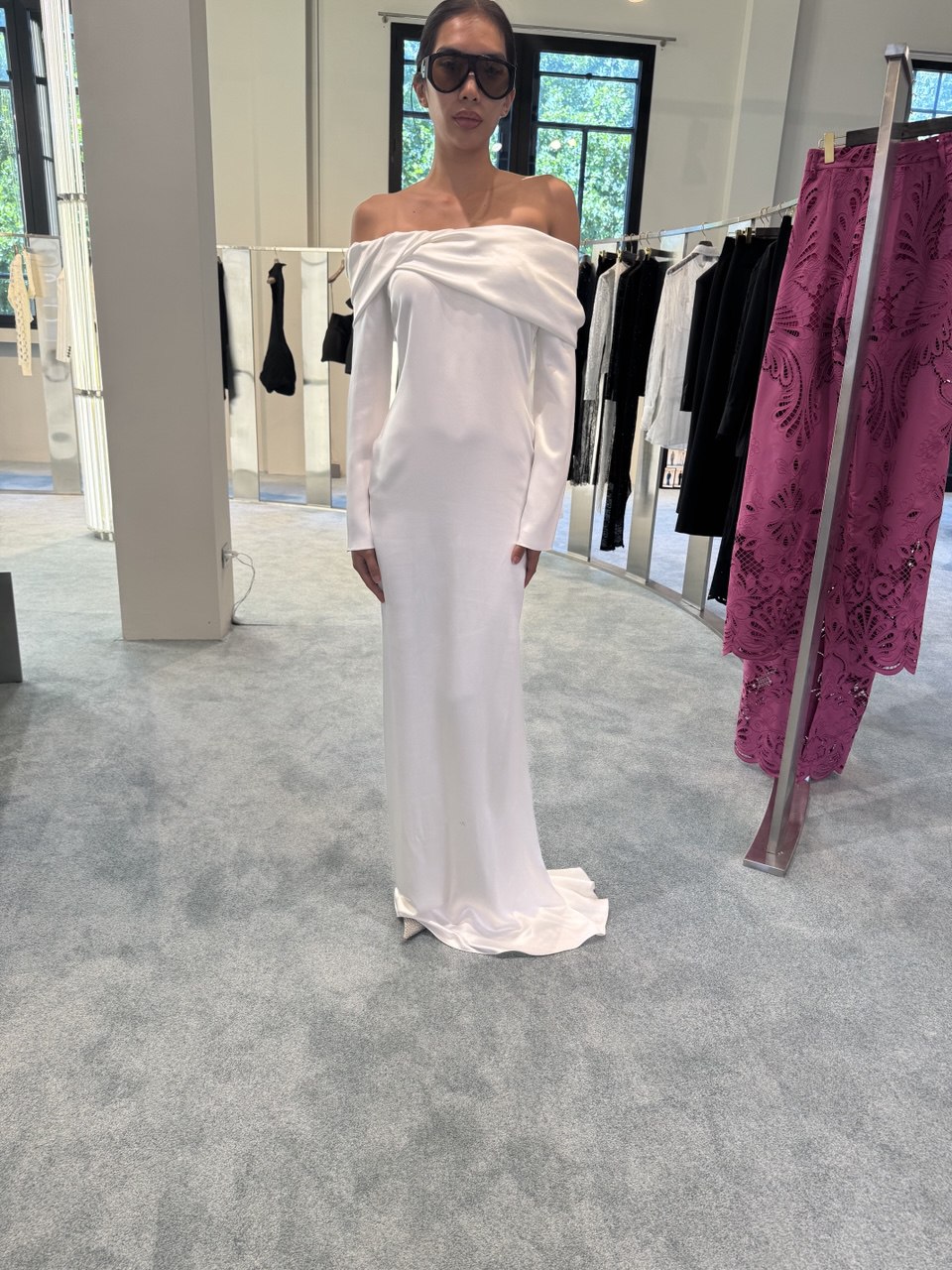 ABITO LUNGO/LONG DRESS IN OFF WHITE