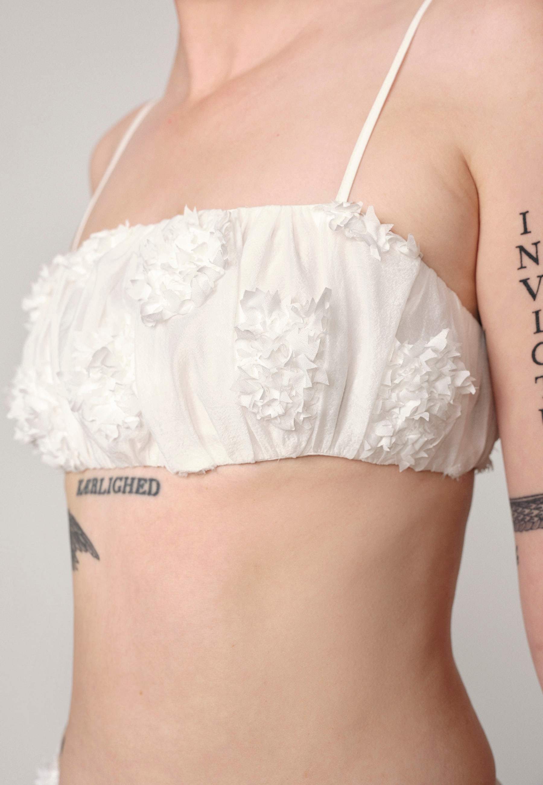 MEL TOP IN WHITE