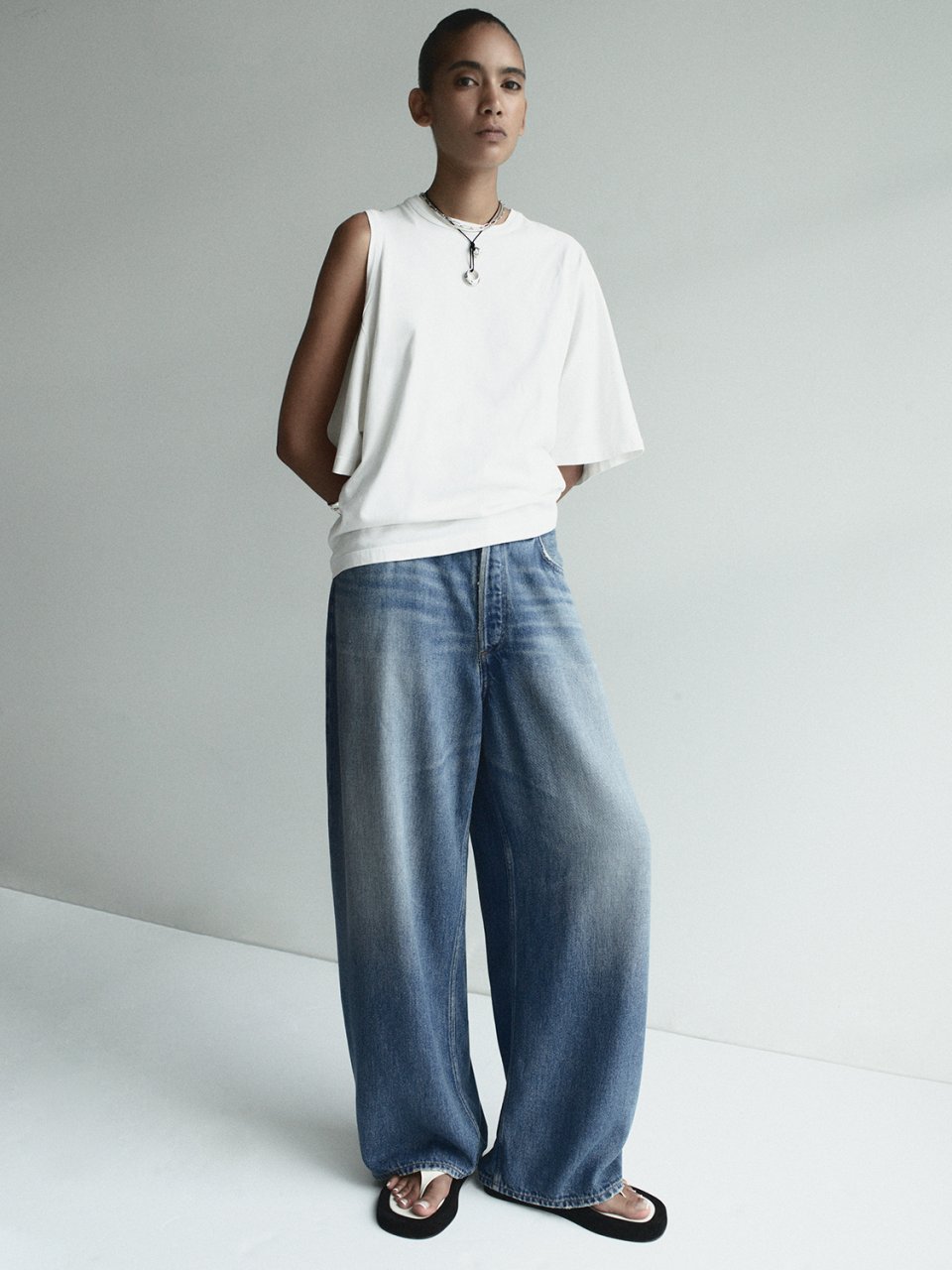 ROUNDED BAGGY IN EXPRESSION