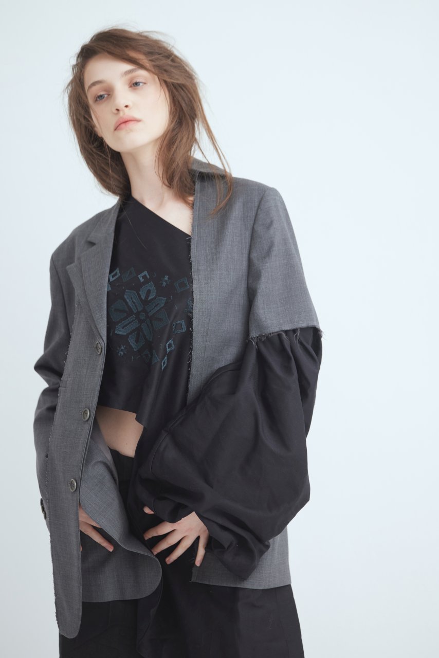 ONE-SLEEVE BLAZER