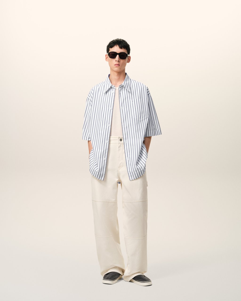 SHORT SLEEVE WIDE SHIRT WITH CAMP COLLAR AND PATCH POCKET IN BLANC/ENCRE