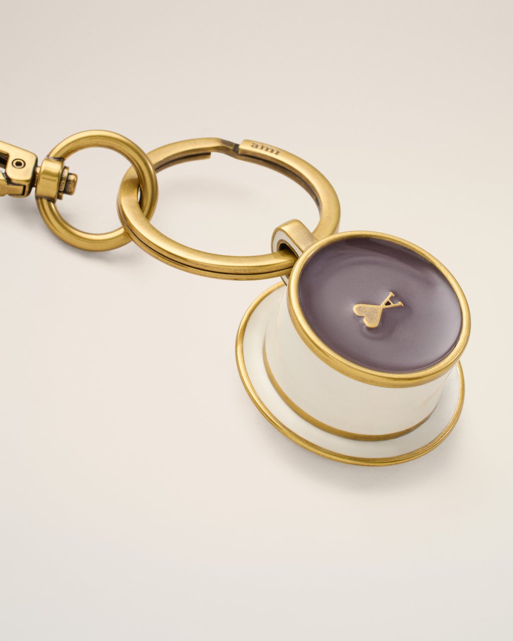 AMI DE COEUR COFFEE CUP KEYRING IN ECRU/MARRON