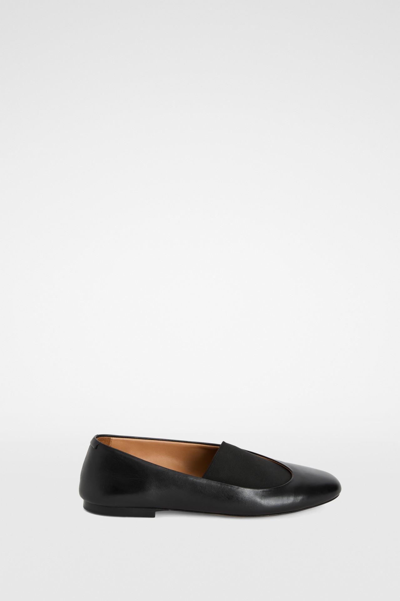 BALLERINA IN BLACK 