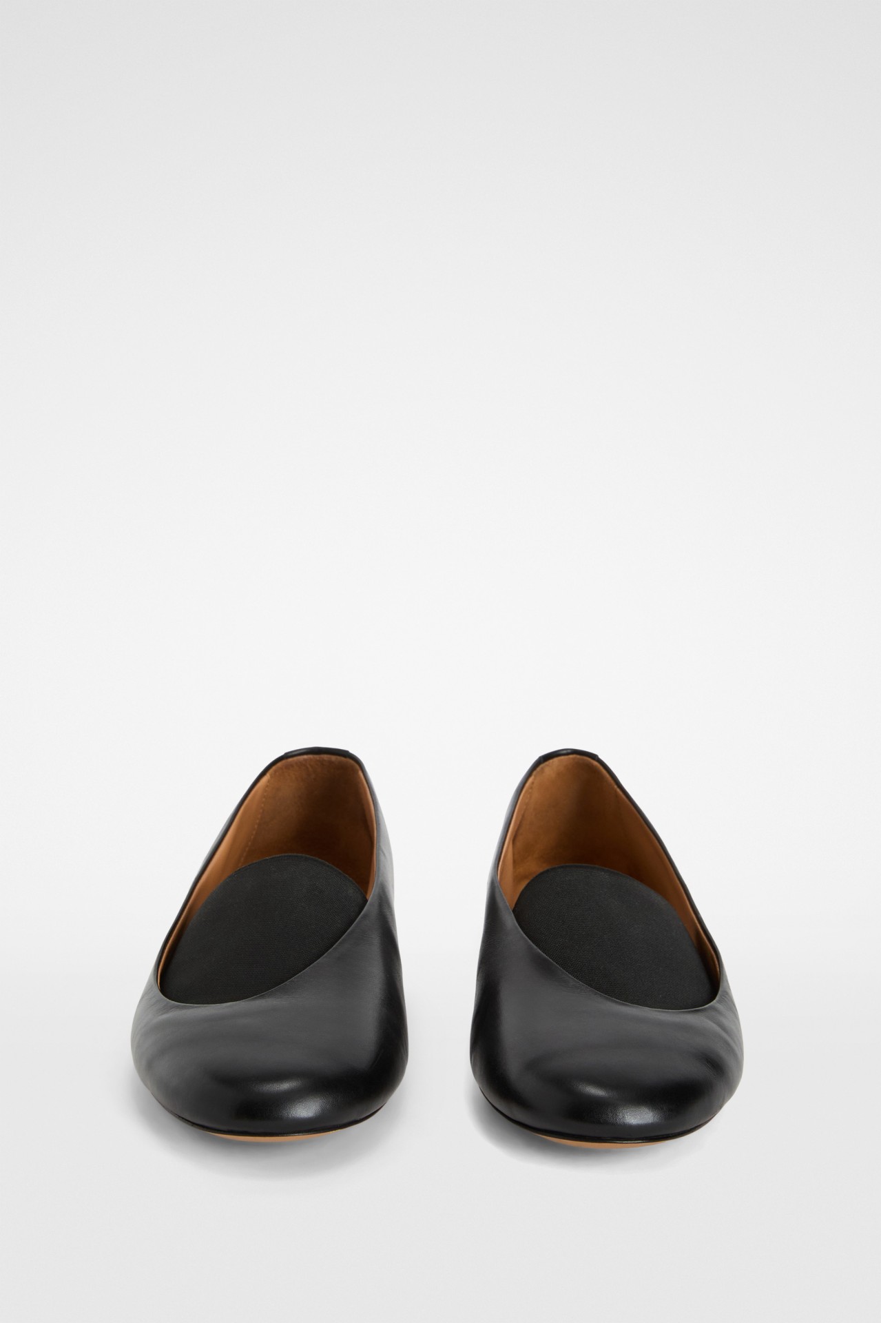 BALLERINA IN BLACK 