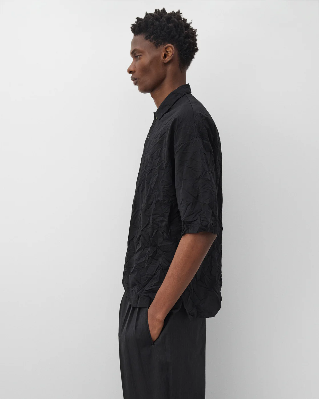 CRINKLED SHIRT IN BLACK