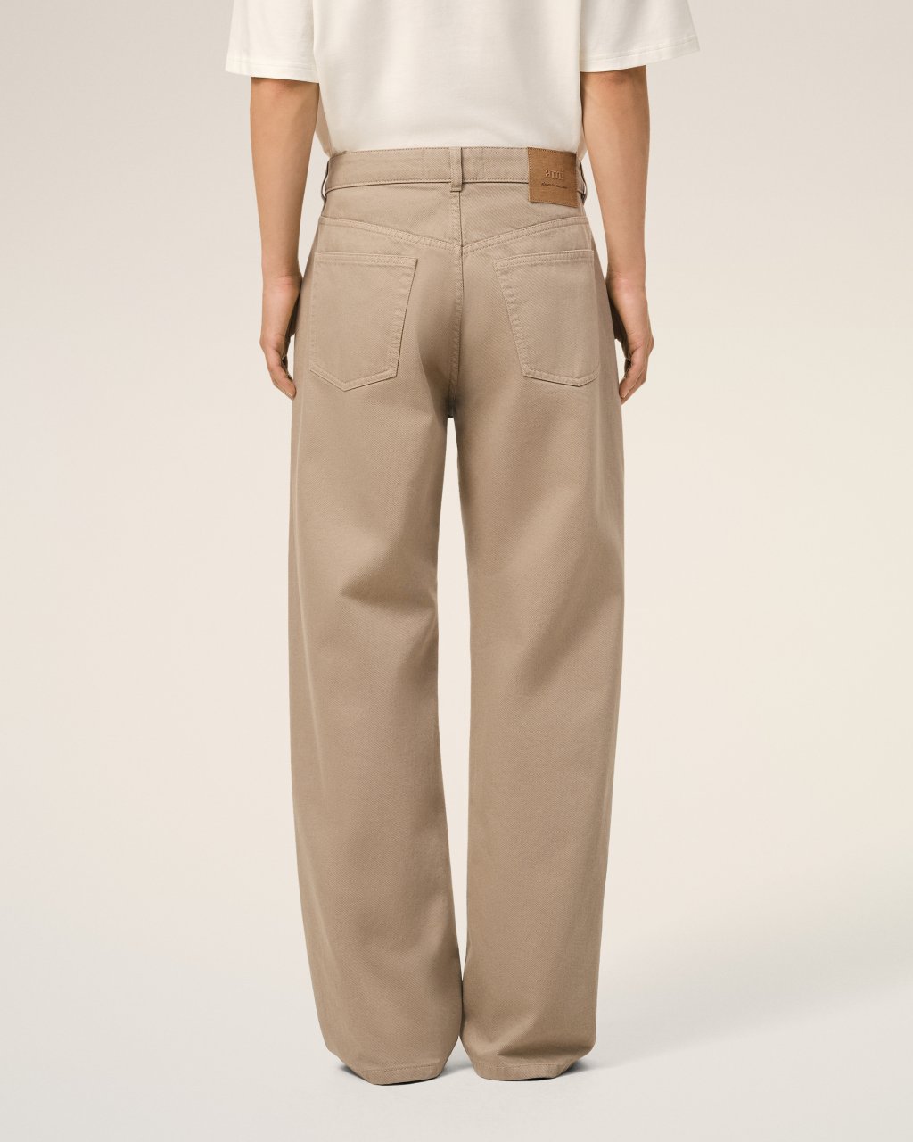 LARGE FIT JEANS IN BEIGE TAUPE 