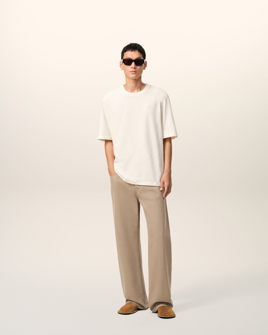 LARGE FIT JEANS IN BEIGE TAUPE 