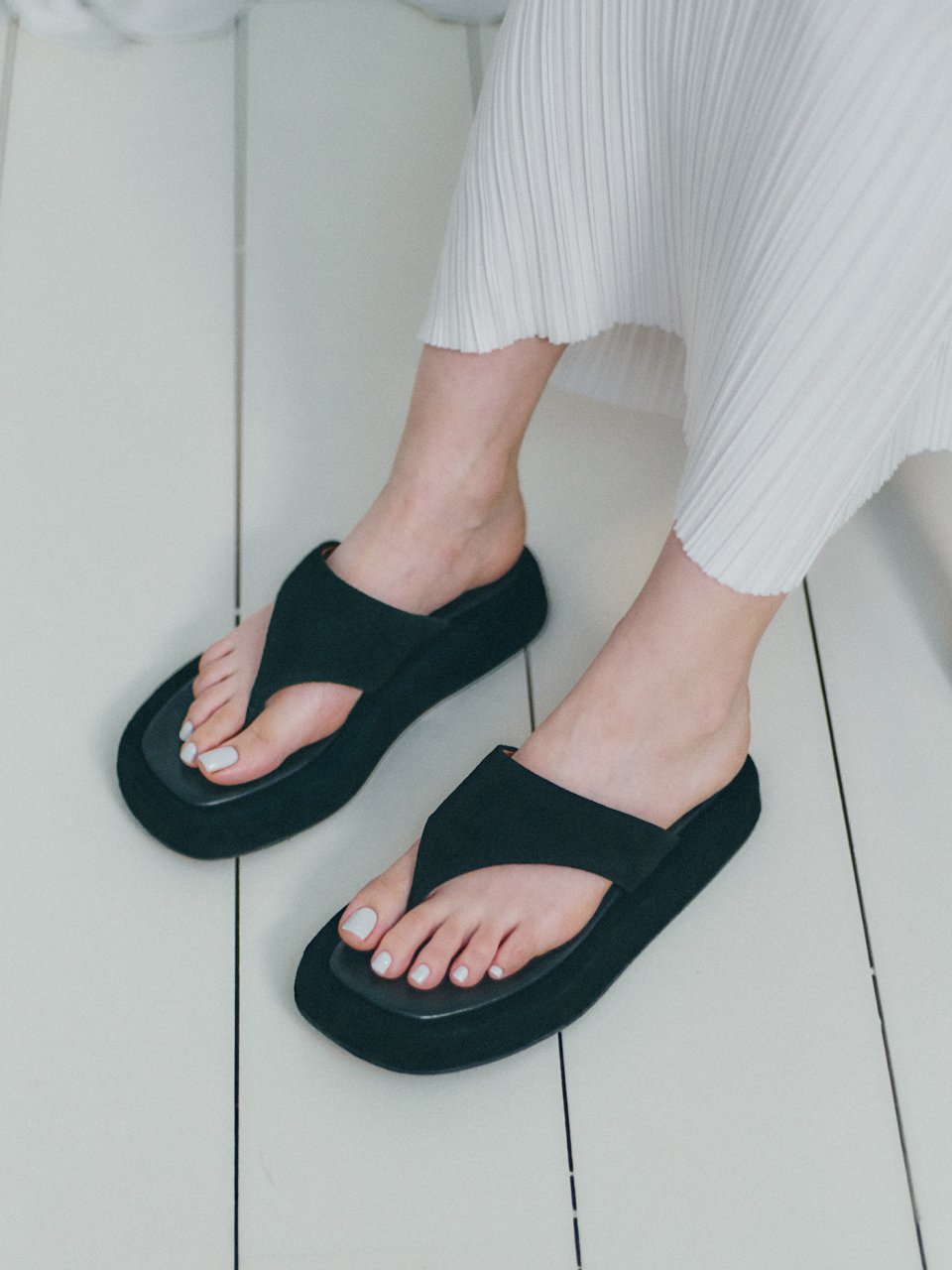 BOY PLATFORM SANDAL IN BLACK SUEDE