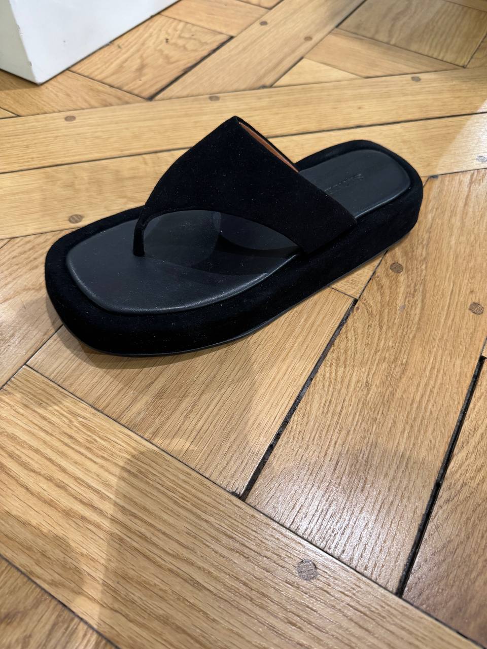 BOY PLATFORM SANDAL IN BLACK SUEDE
