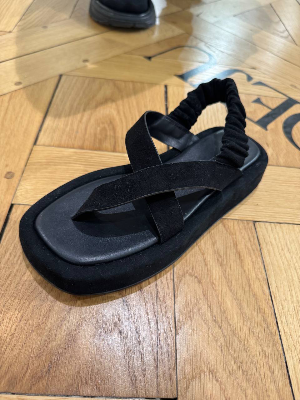 ROI PLATFORM SANDAL IN BLACK
