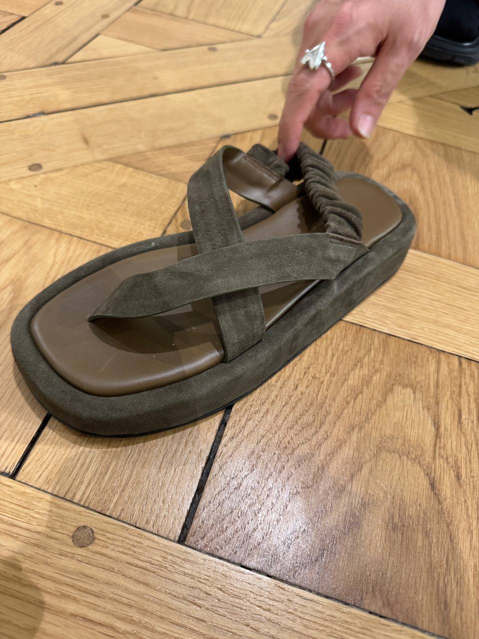 ROI PLATFORM SANDAL IN KHAKI