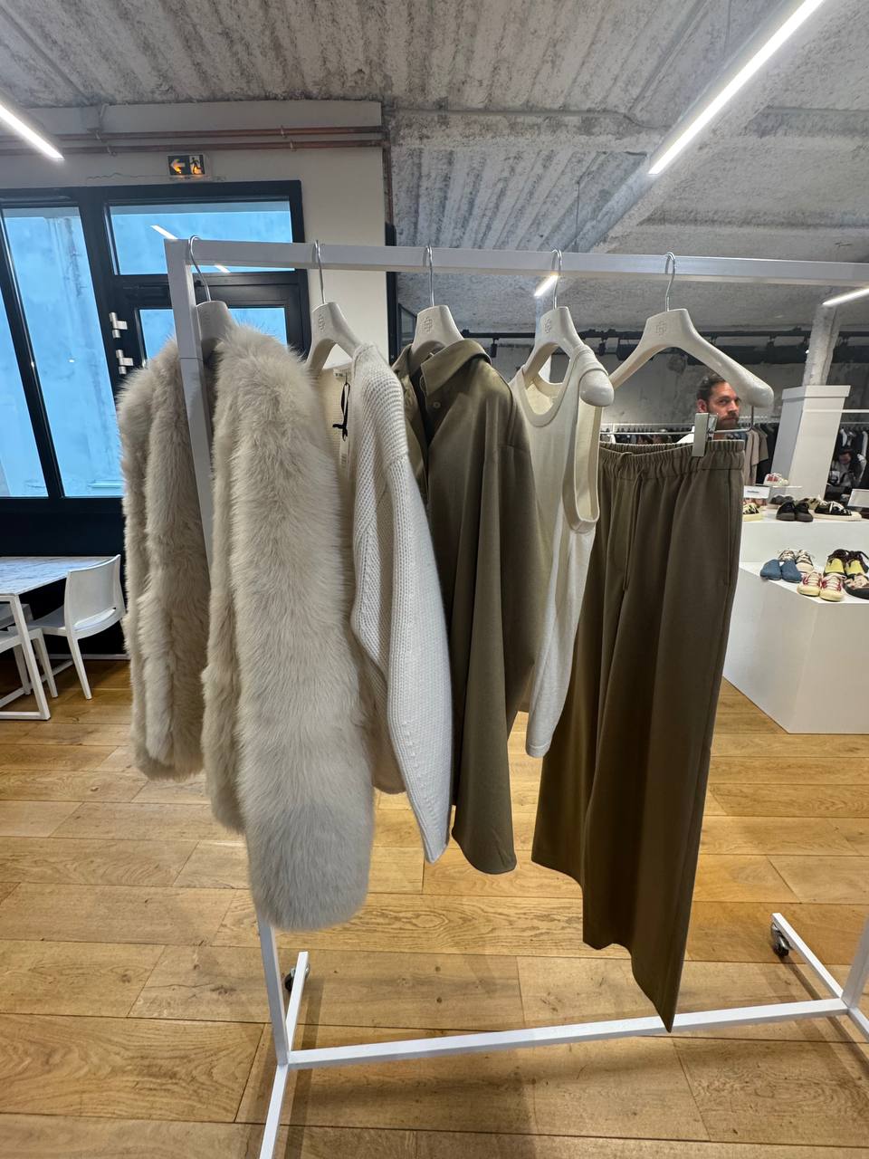 WOVEN PANTS IN KHAKI