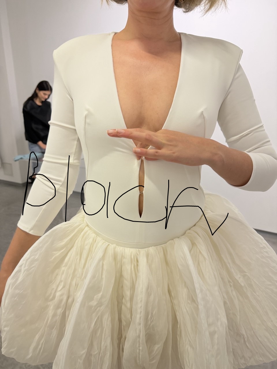 LOW-CUT BODYSUIT MIDNIGHT BLACK