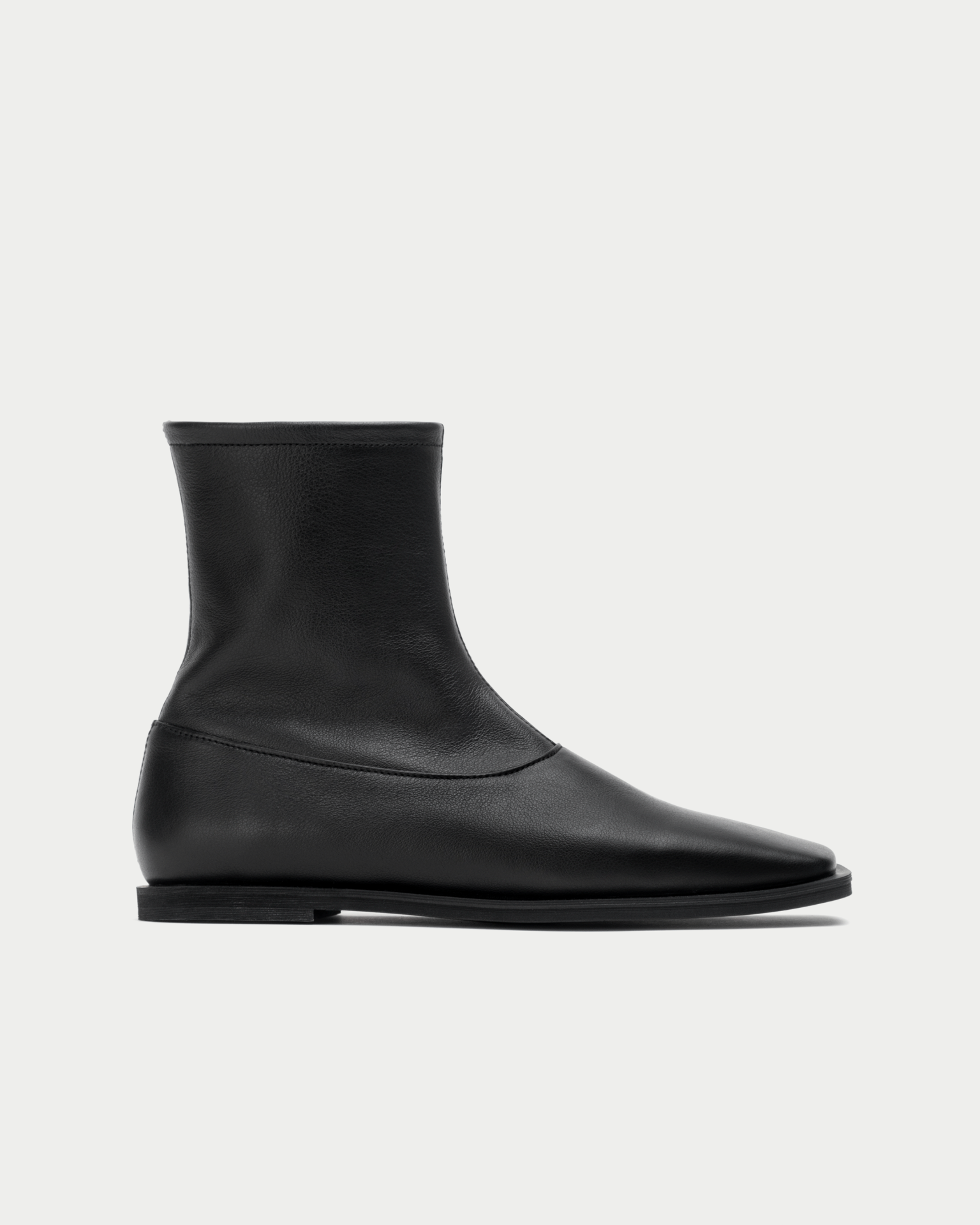 DI BOOTS IN BLACK