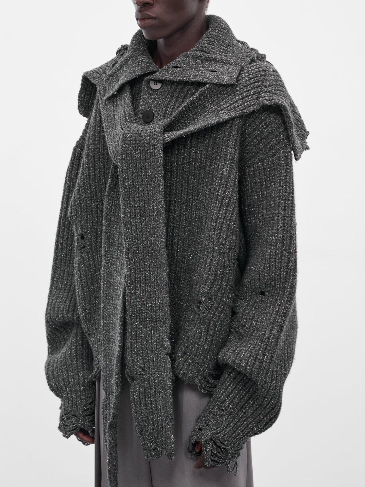 DISTRESSED SWEATER IN BLACK