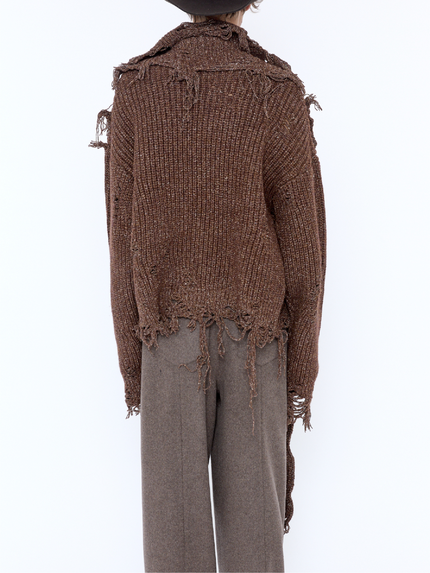 DISTRESSED SWEATER IN BROWN