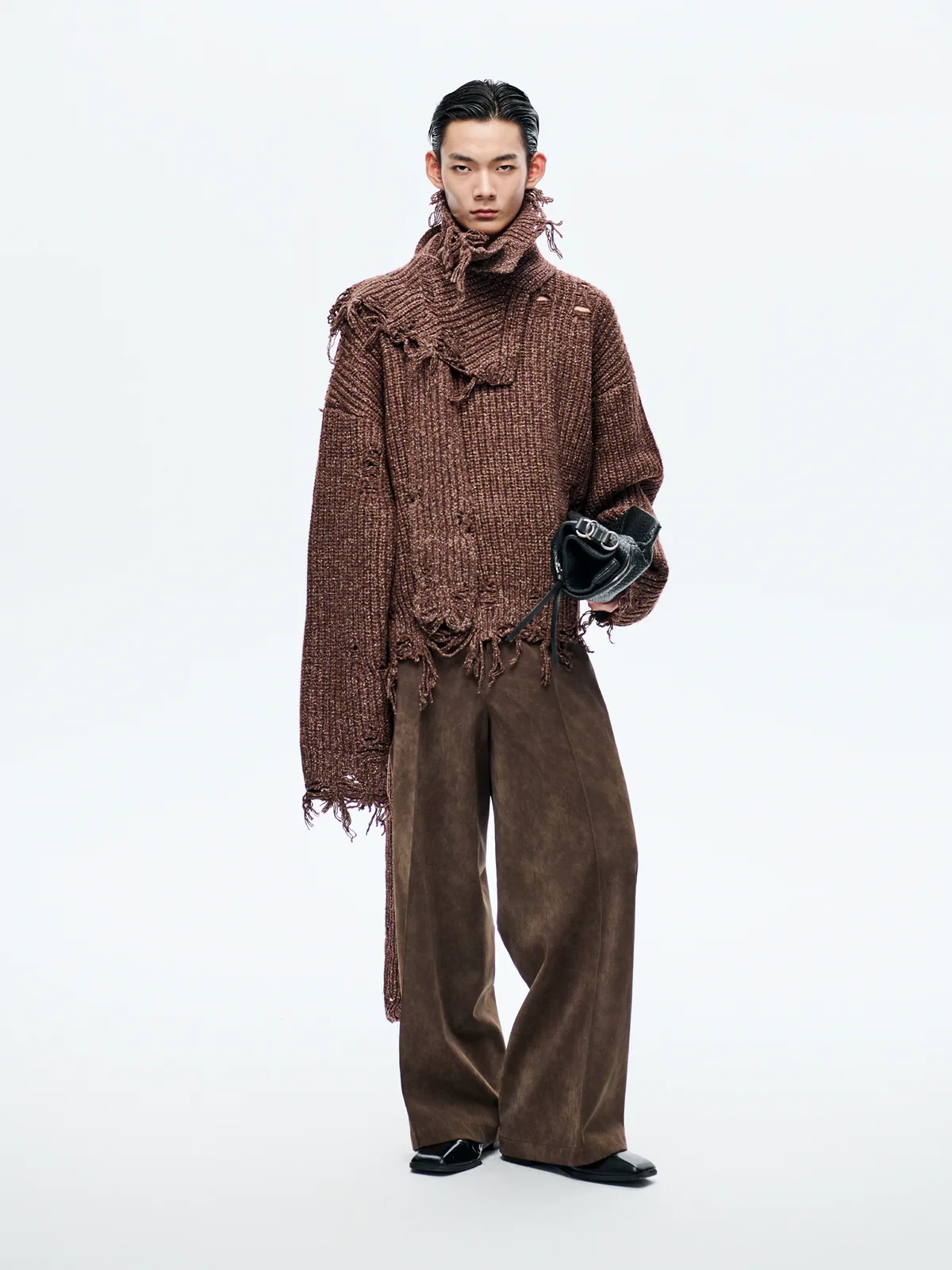 DISTRESSED SWEATER IN BROWN