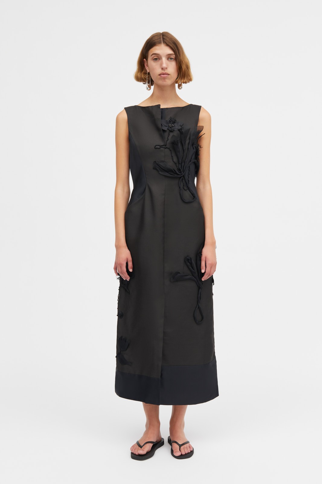 DOVE DRESS IN BLACK