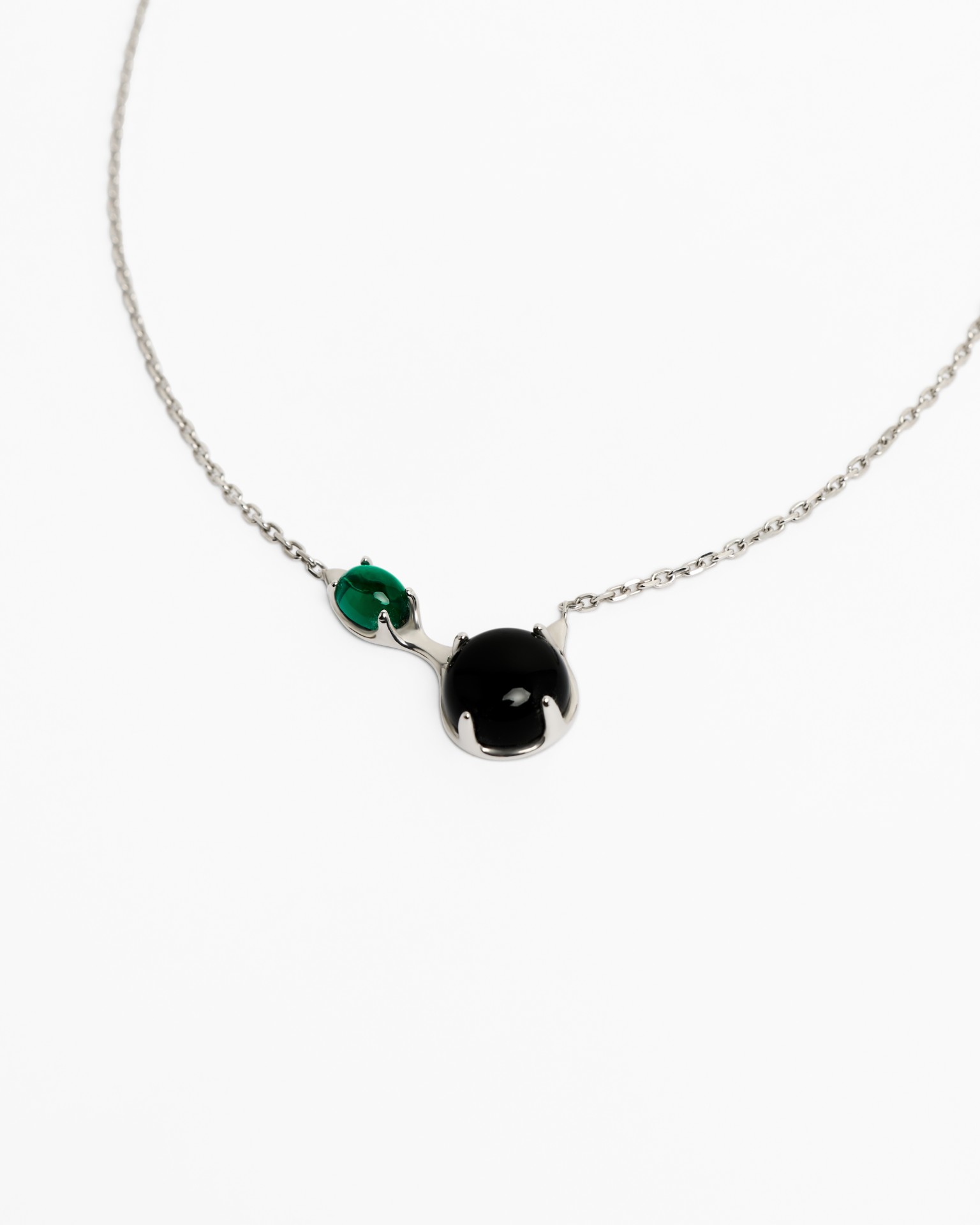 DRIP NECKLACE WITH BLACK ONYX AND LAB EMERALD