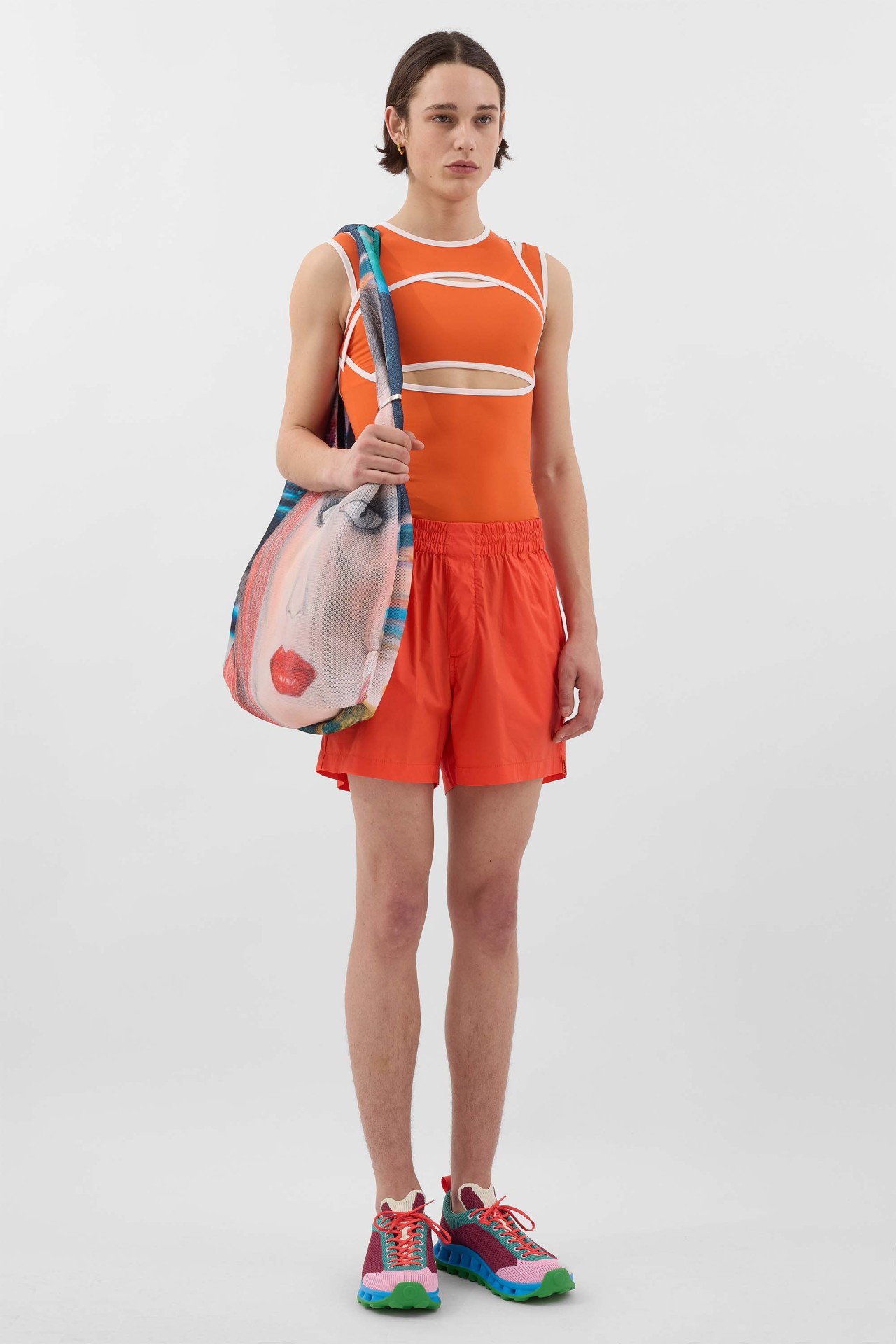 ELASTIC SHORTS IN BRIGHT ORANGE