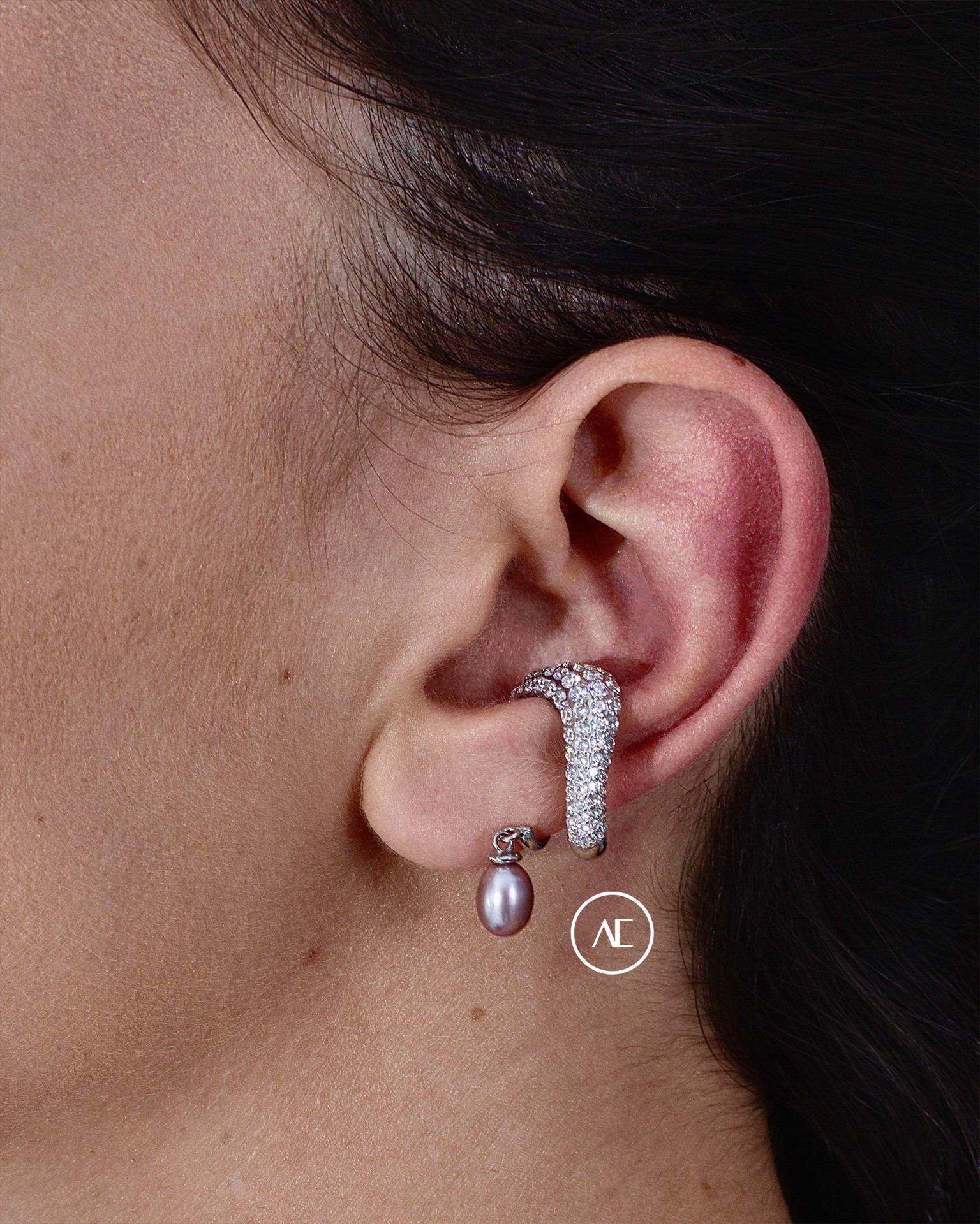ENCRUSTED PEARL CHARM ALIEN EAR CUFF