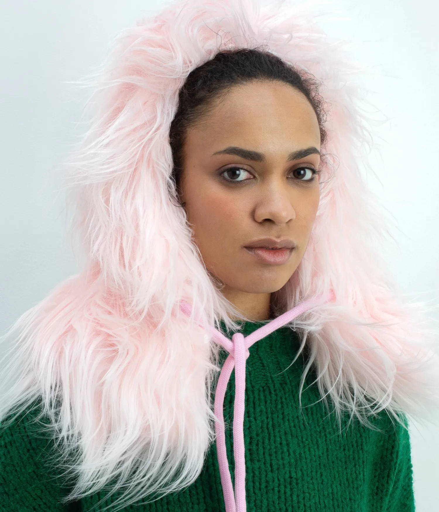 FAUX-FUR BONNET HAT IN PINK