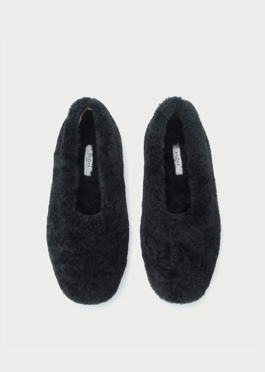 FUR-FUR BALLERINAS IN BLACK / SHORT