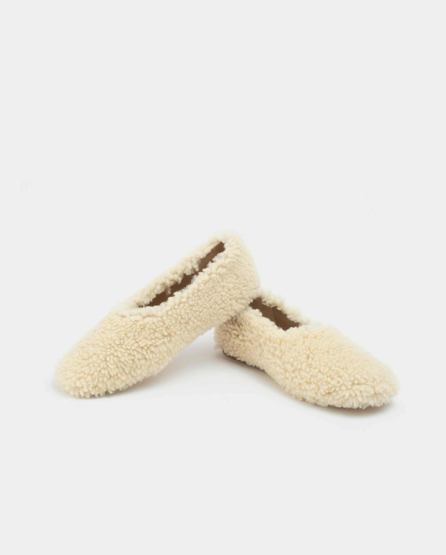 FUR-FUR BALLERINAS IN MILK / SHORT