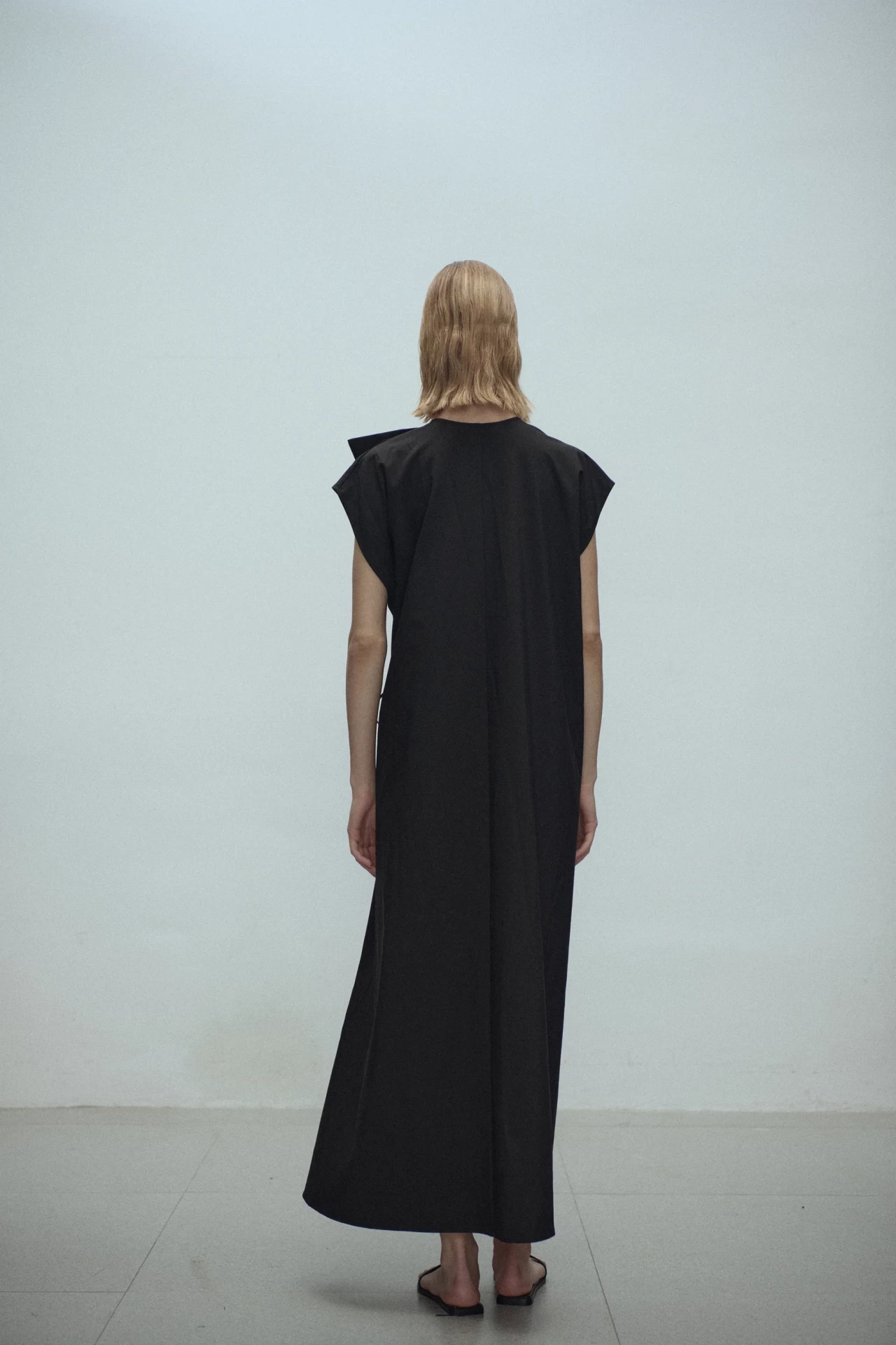 GELENE CONSTRUCTED DRESS IN BLACK