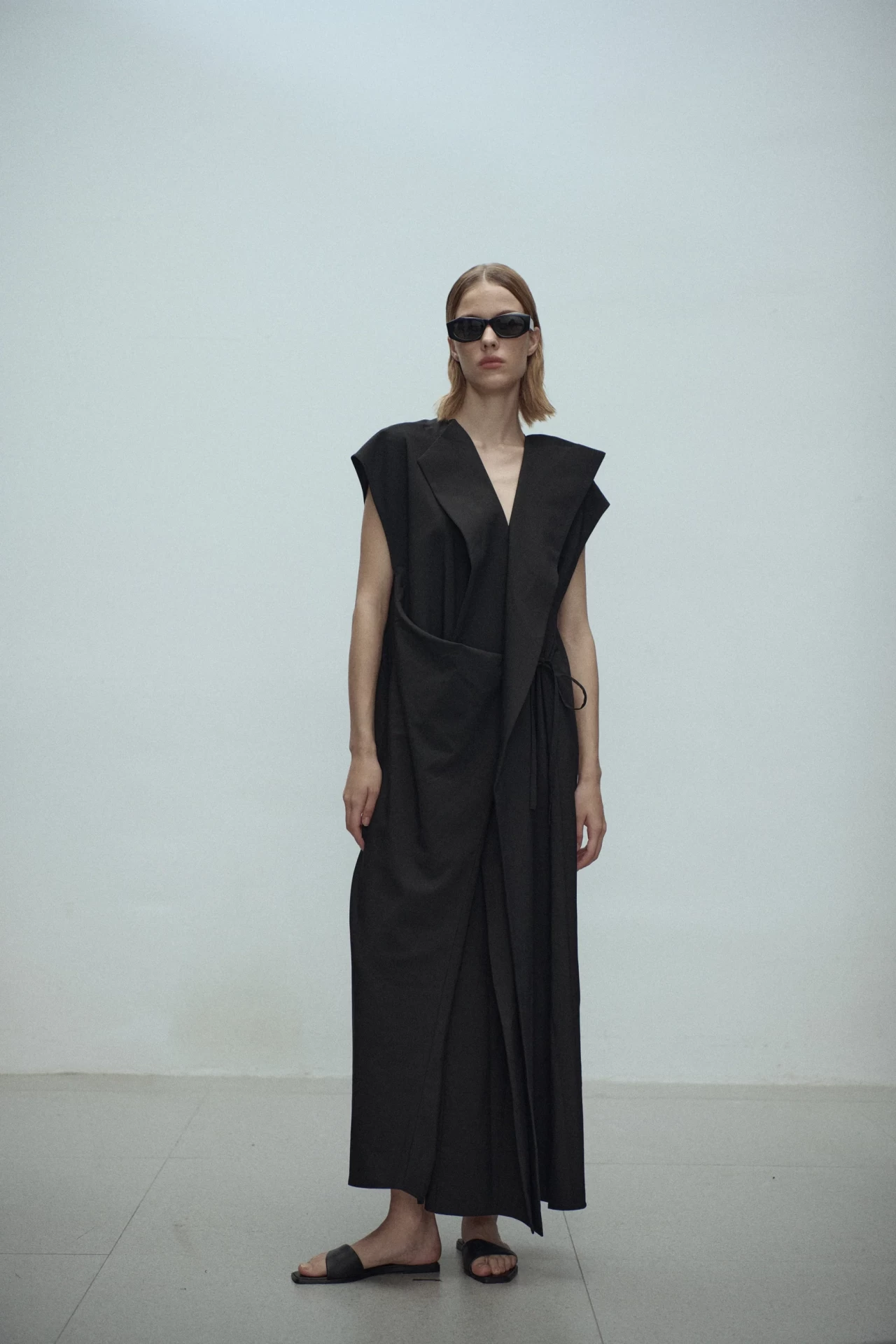 GELENE CONSTRUCTED DRESS IN BLACK