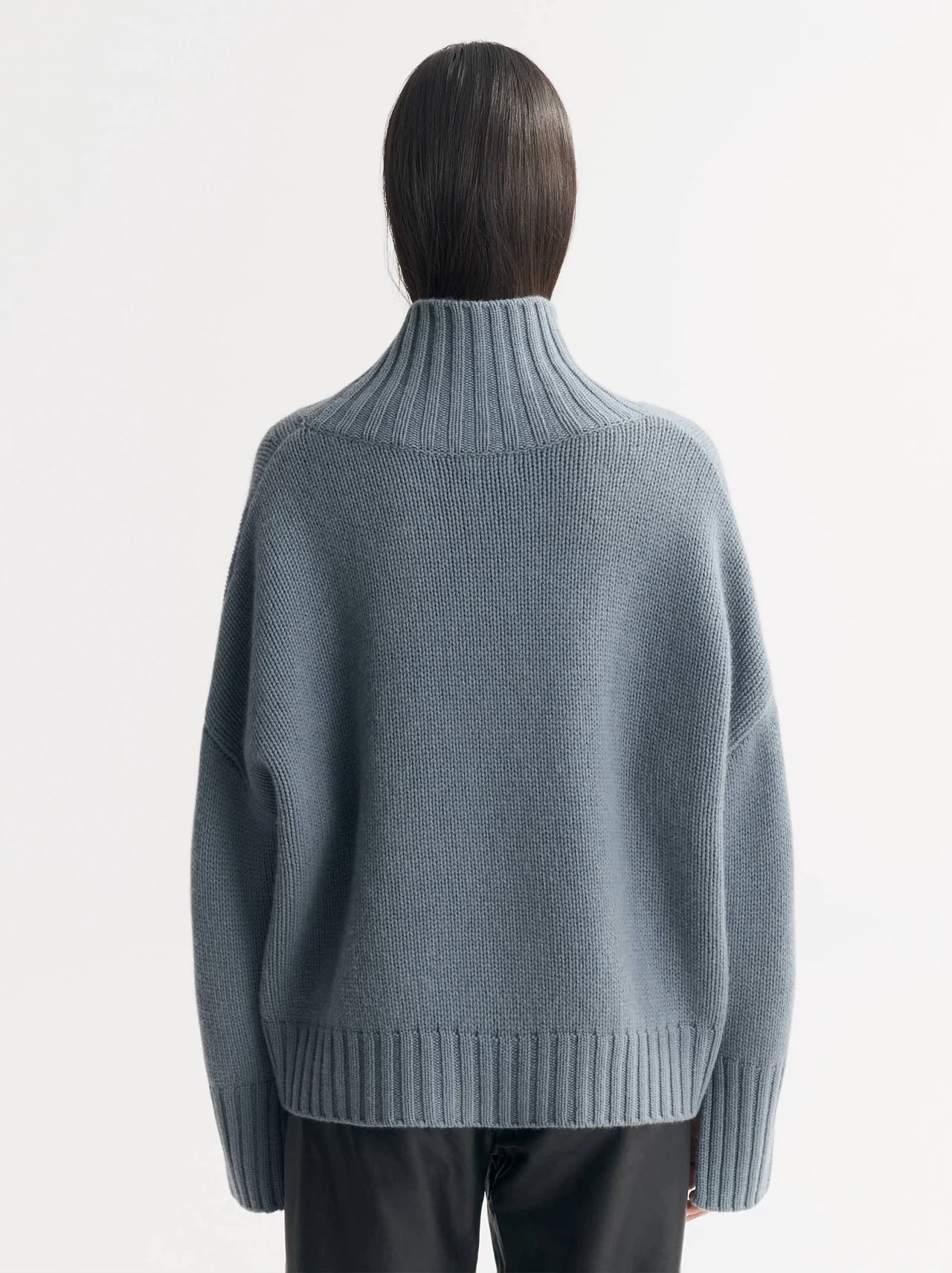 GIRLFRIEND TURTLENECK IN BLUE