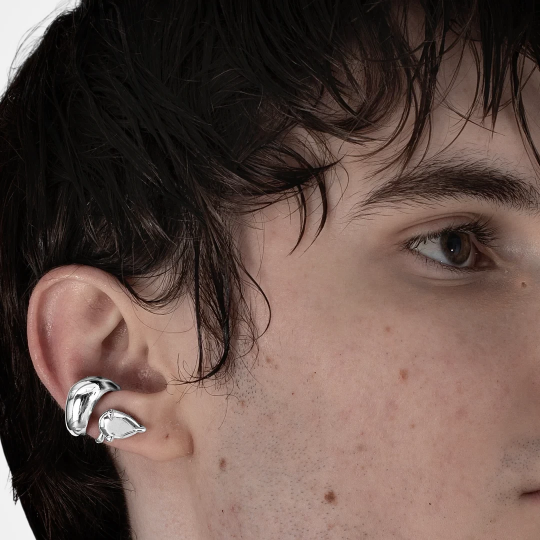 HARD ALIEN EAR CUFF IN SILVER