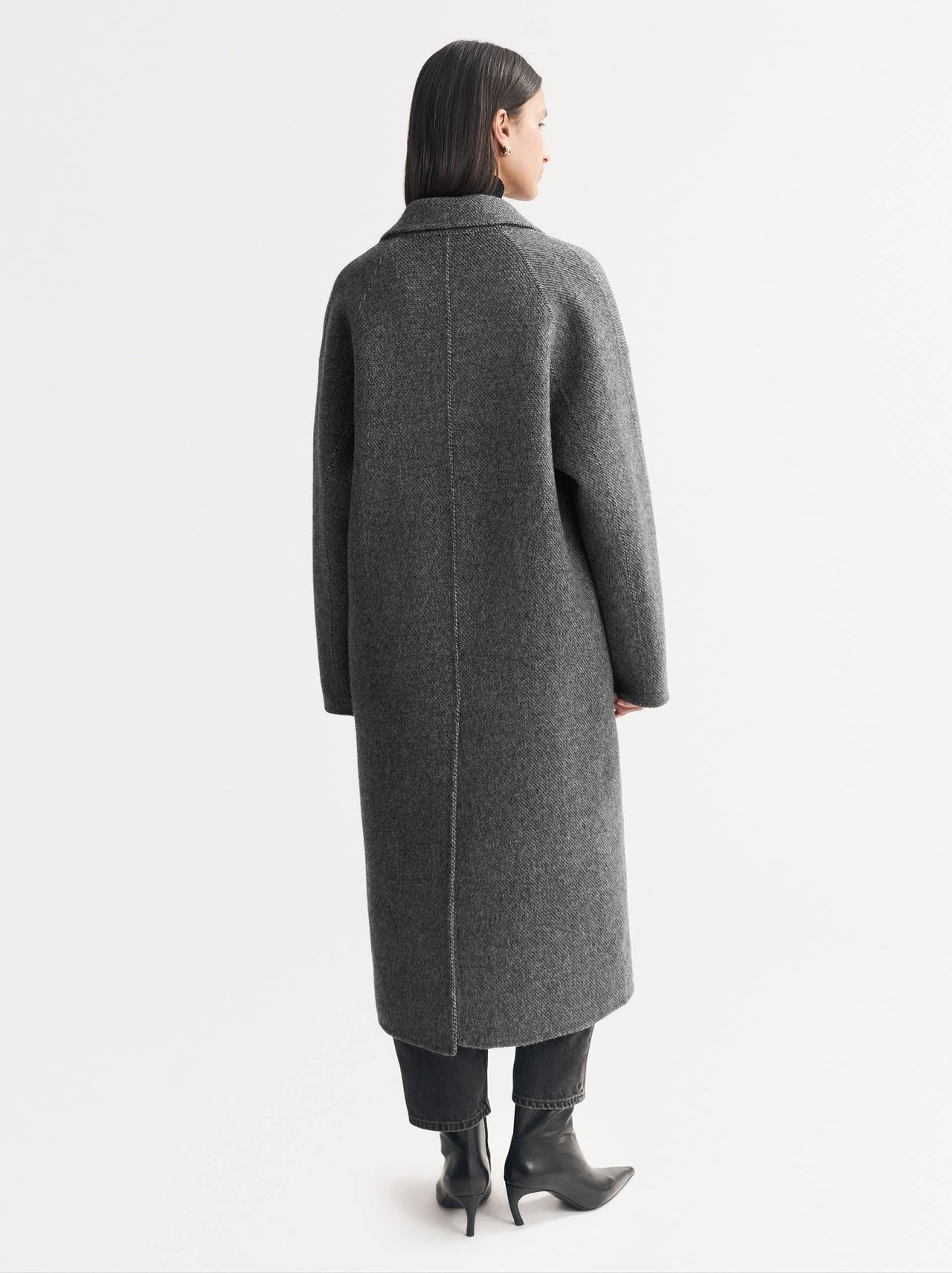 HERRINGBONE PATTERN COAT IN DARK GREY
