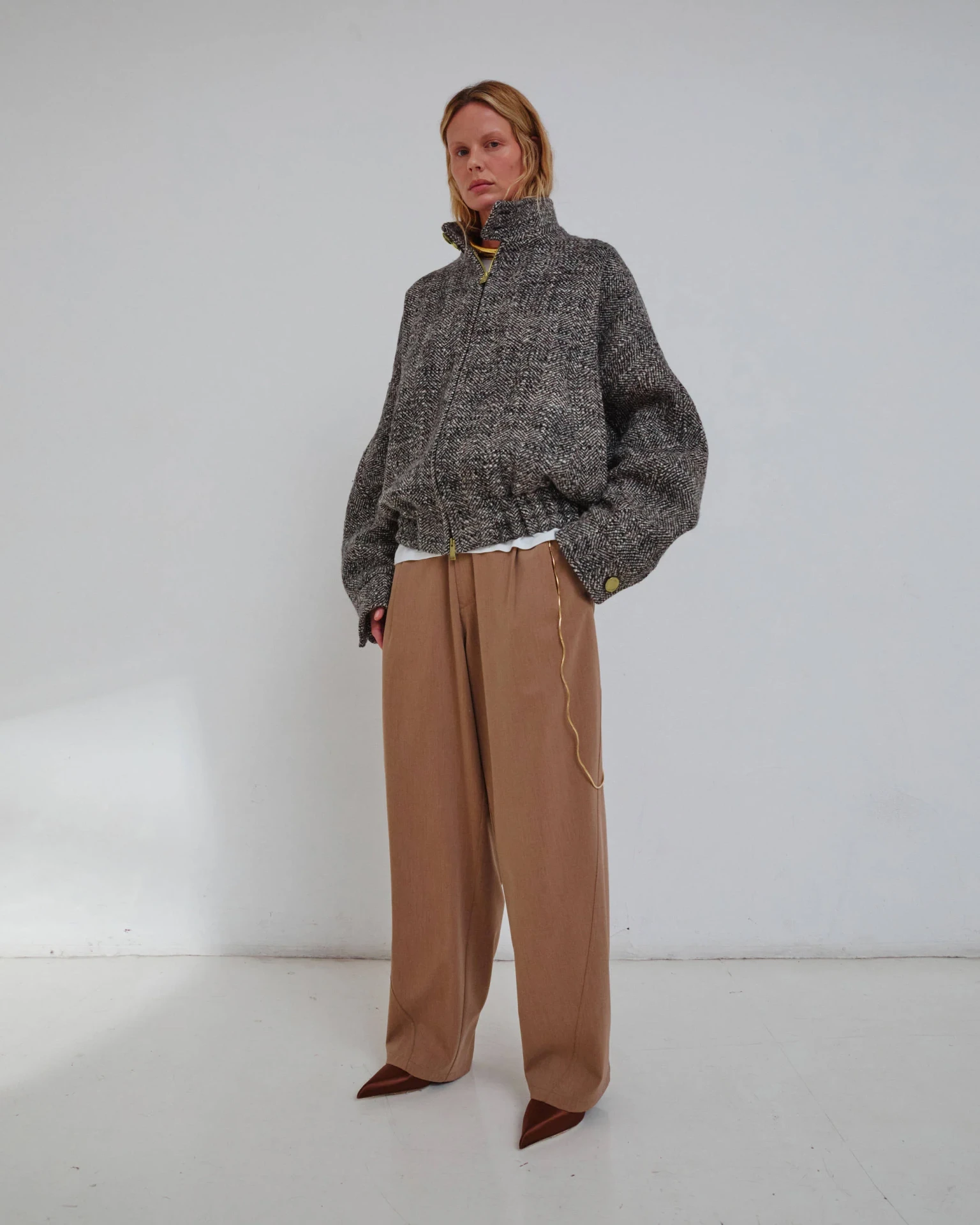 HERRINGBONE WOOL BOMBER JACKET IN NUT/BLACK