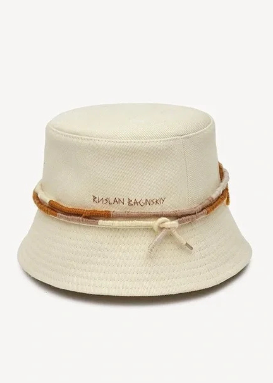 LAMPSHADE BUCKET HAT IN BEIGE