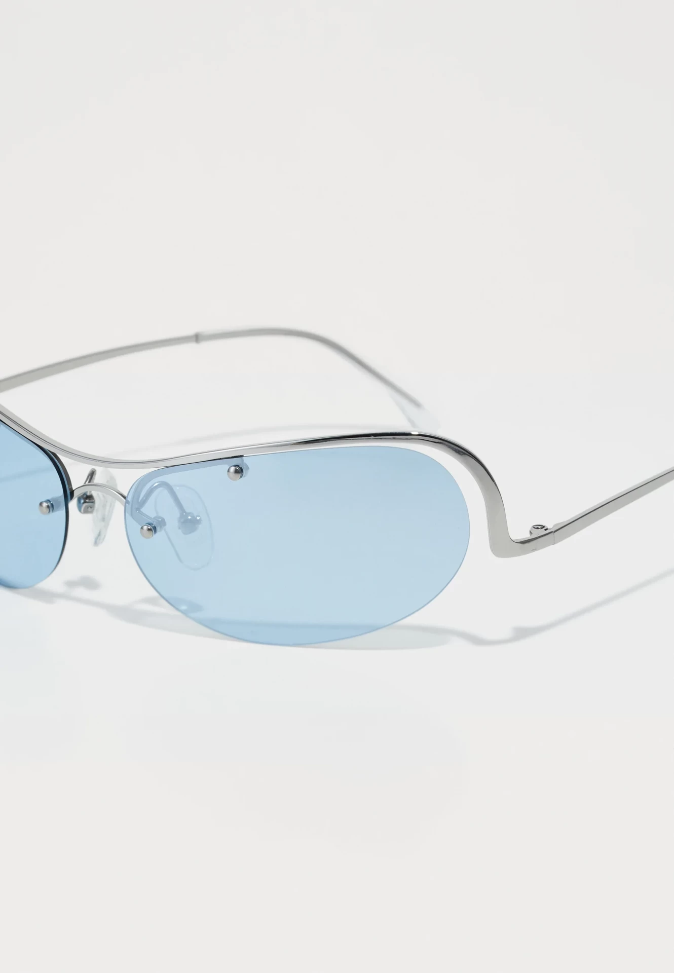 LANA SUNGLASSES IN SILVER LIGHT BLUE